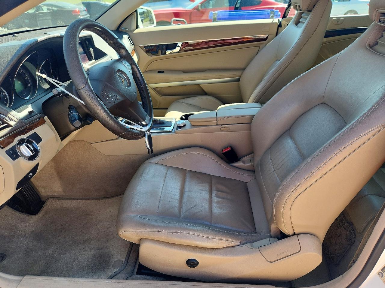 2011 Mercedes-benz E 350 White vin: WDDKK5GF8BF058406