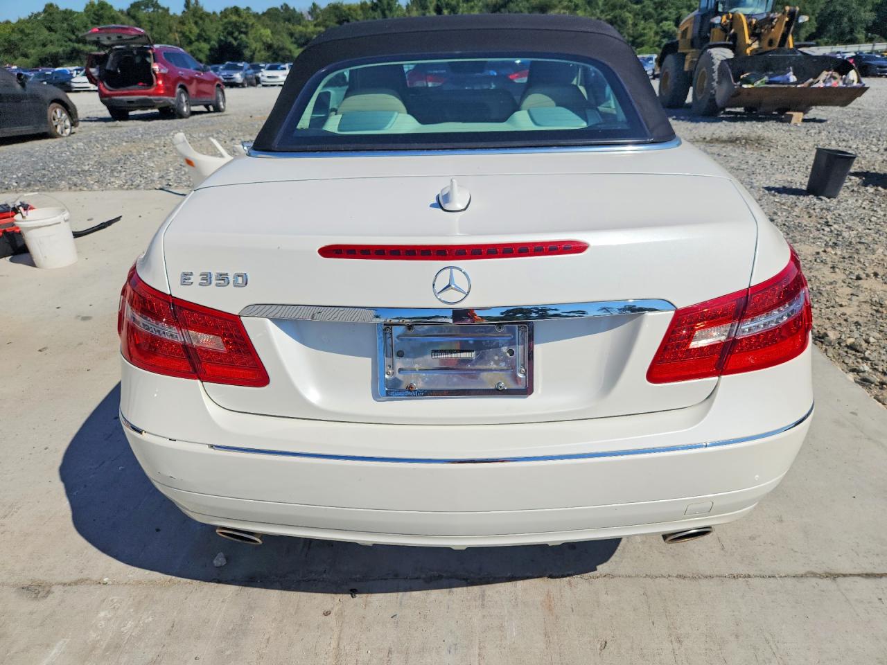 2011 Mercedes-benz E 350 White vin: WDDKK5GF8BF058406