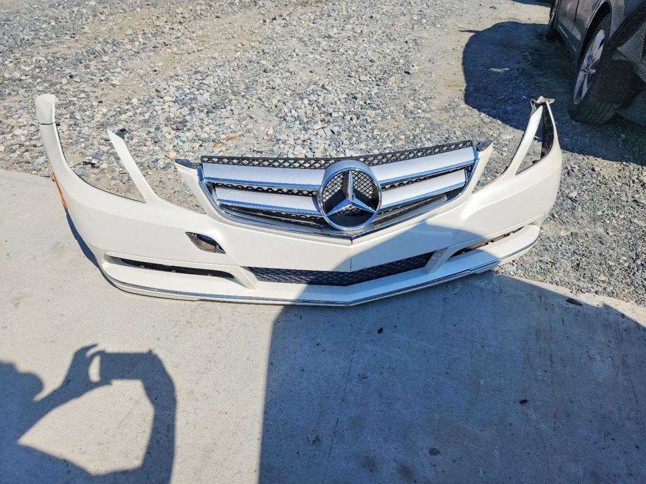 2011 Mercedes-benz E 350 White vin: WDDKK5GF8BF058406