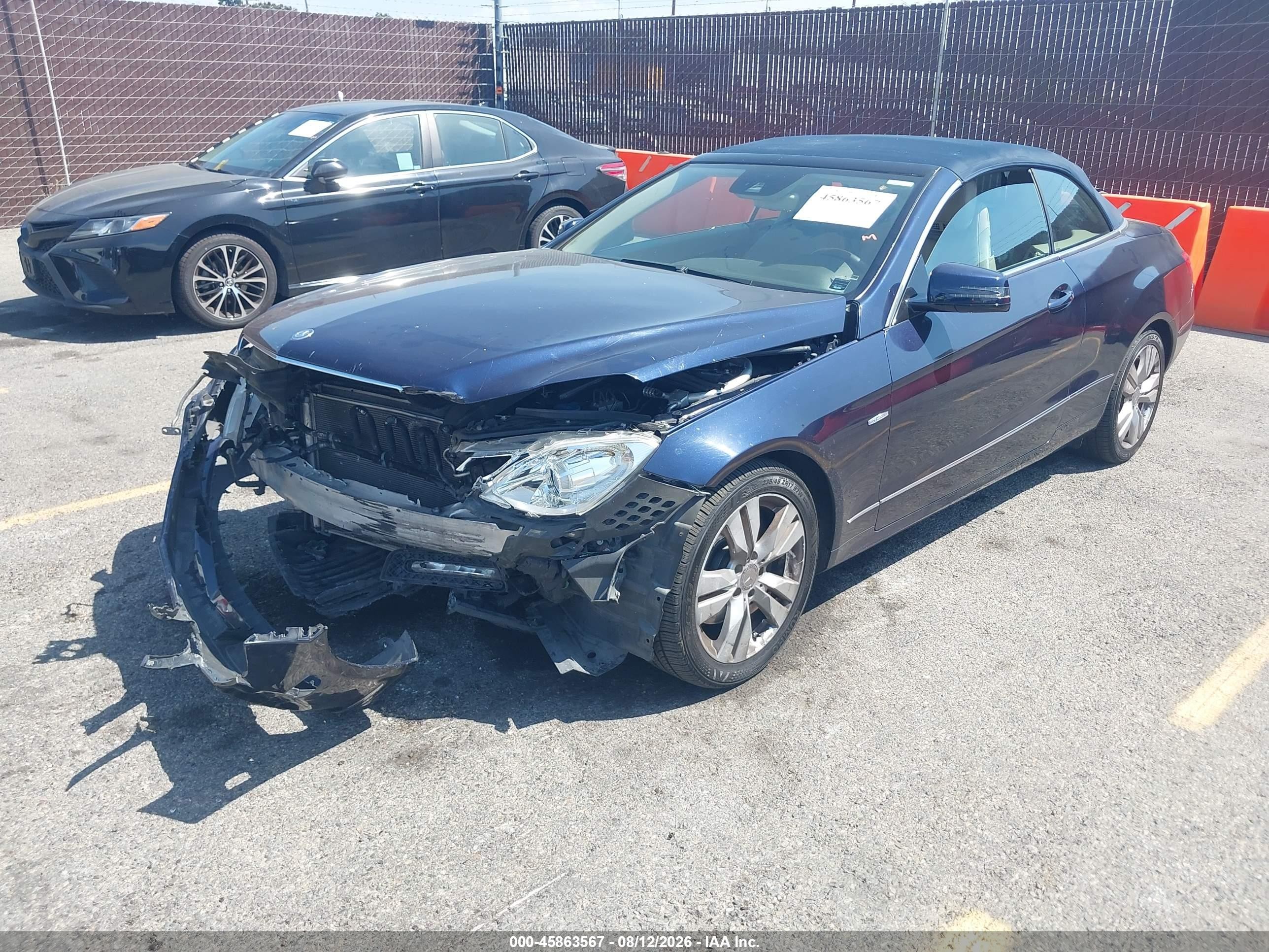 2012 Mercedes-benz E 350   Blue vin: WDDKK5KF0CF154135