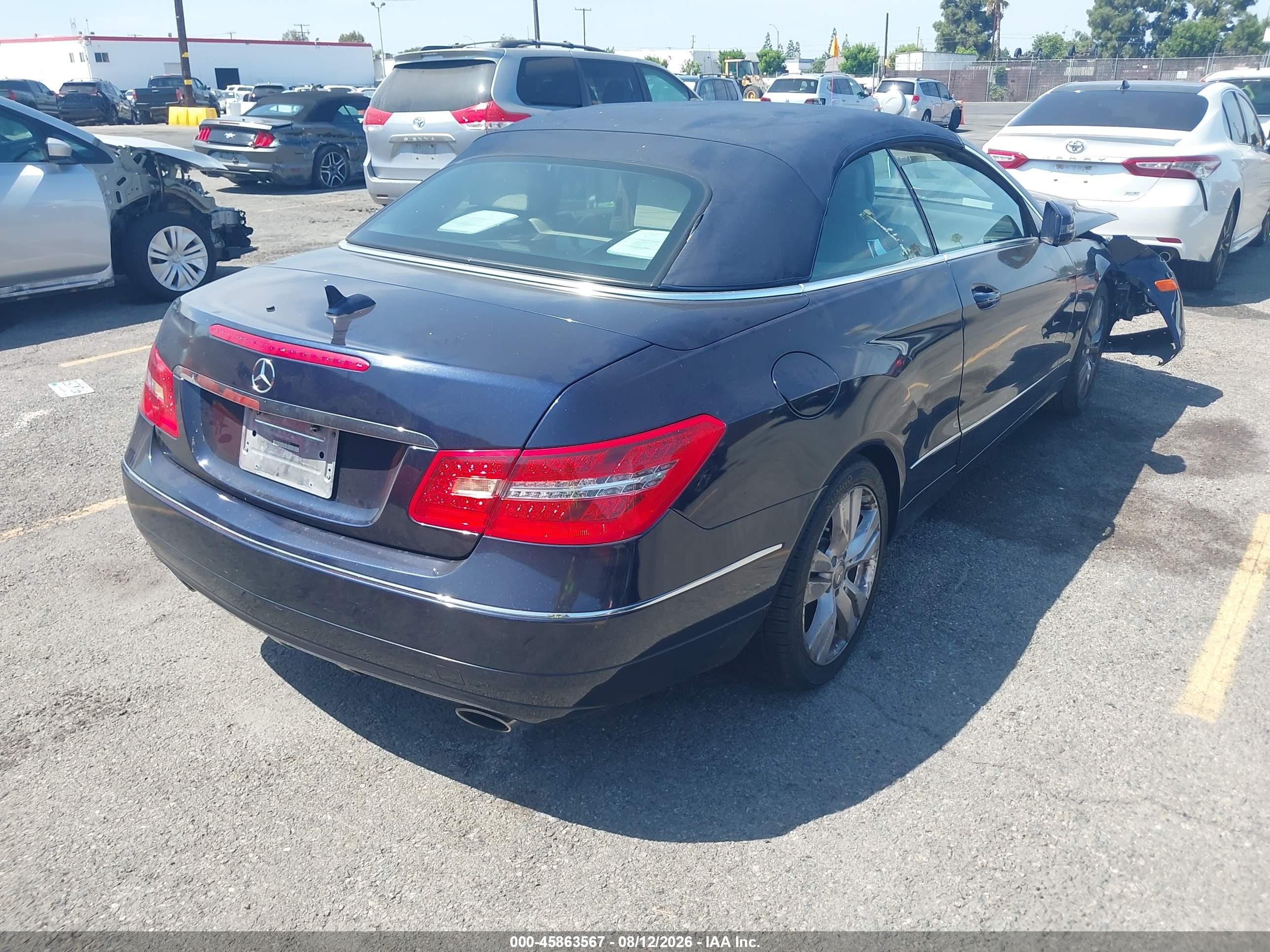 2012 Mercedes-benz E 350   Blue vin: WDDKK5KF0CF154135