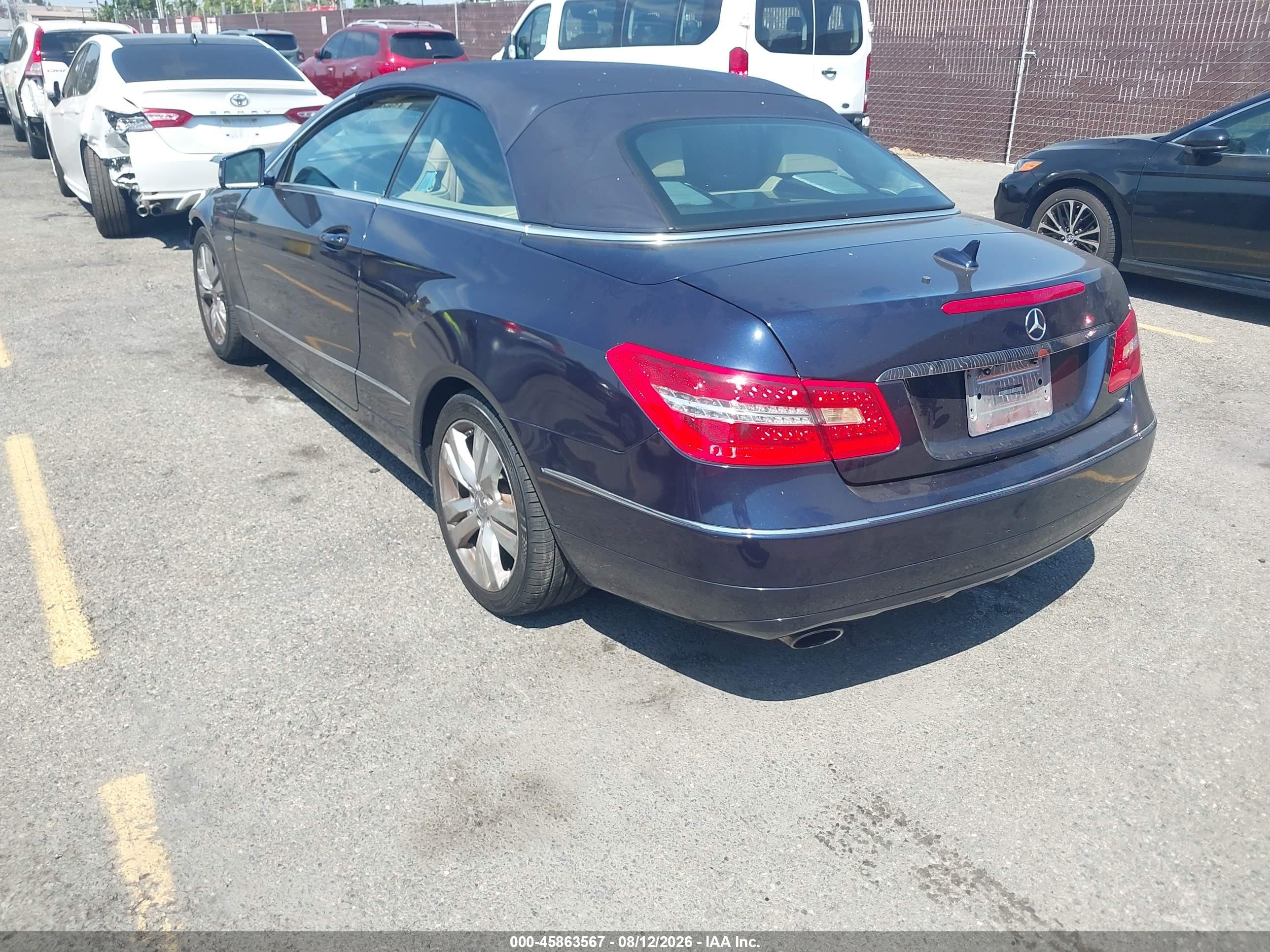 2012 Mercedes-benz E 350   Blue vin: WDDKK5KF0CF154135