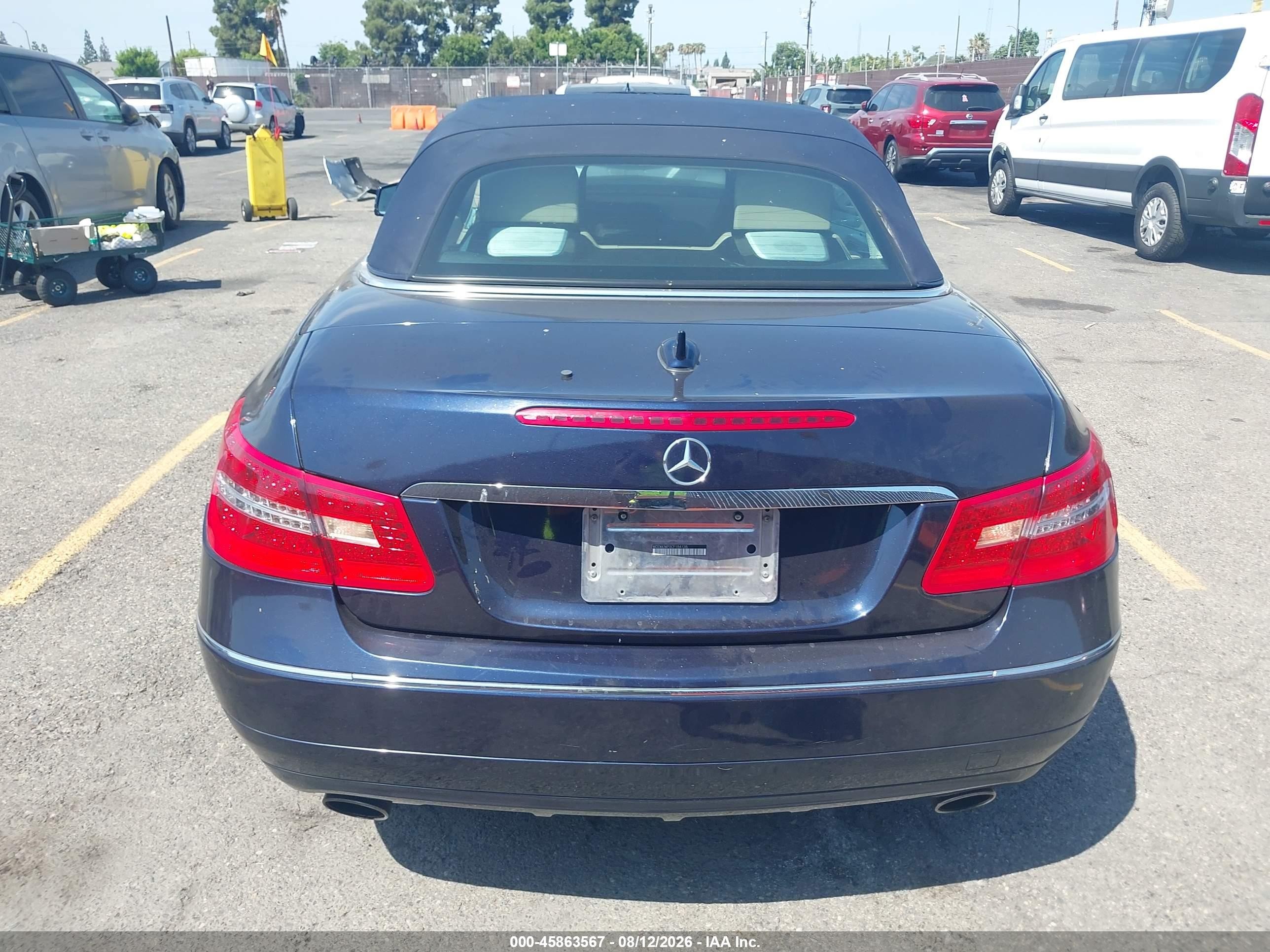 2012 Mercedes-benz E 350   Blue vin: WDDKK5KF0CF154135