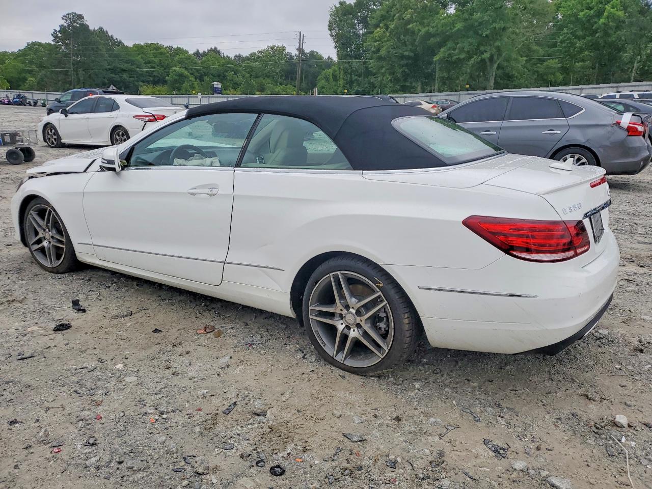 2014 Mercedes-benz E 350 White vin: WDDKK5KF0EF254819