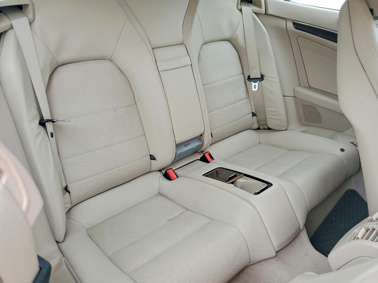 2014 Mercedes-benz E 350 White vin: WDDKK5KF0EF254819