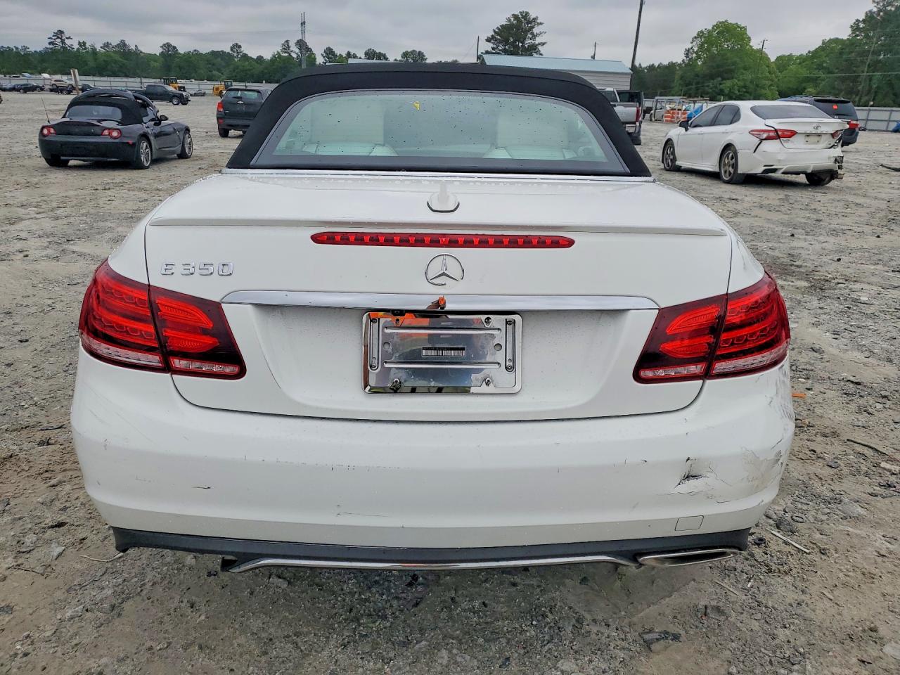 2014 Mercedes-benz E 350 White vin: WDDKK5KF0EF254819