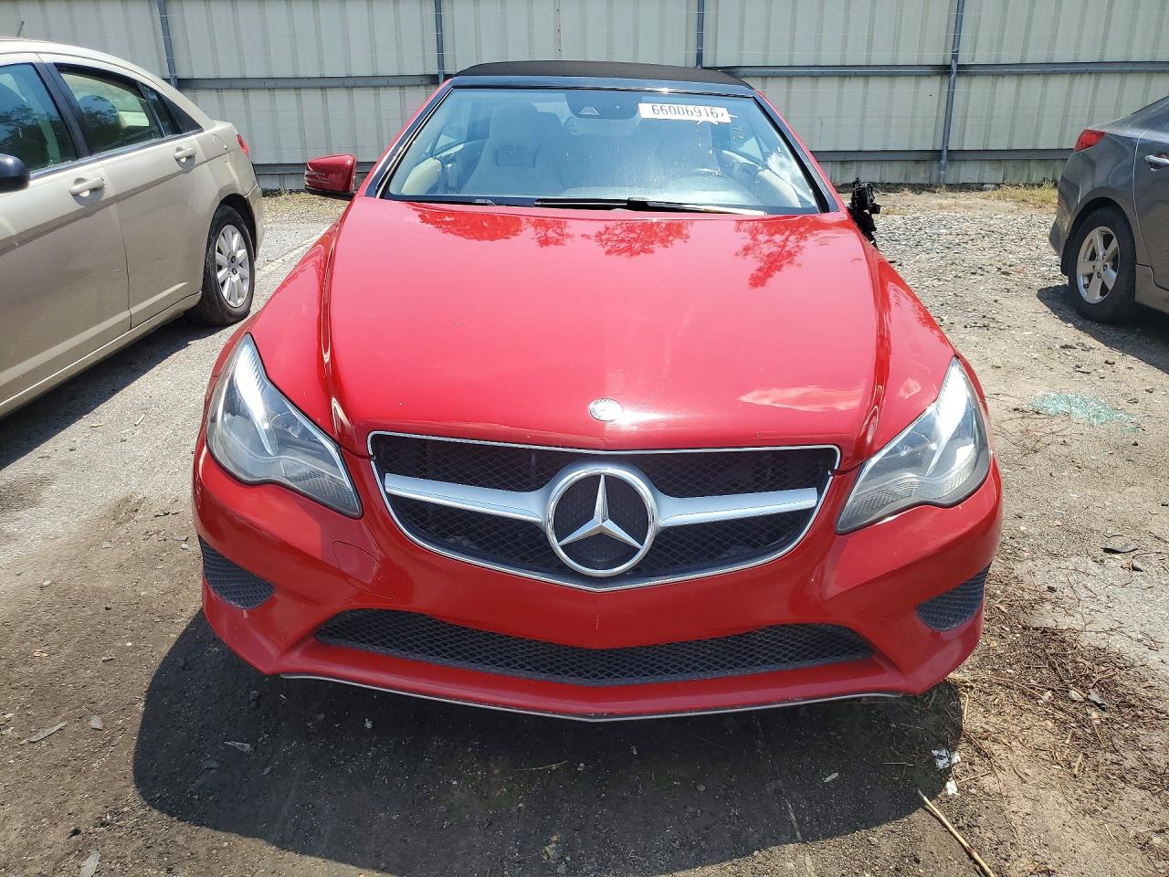 2014 Mercedes-benz E 350 Red vin: WDDKK5KF0EF264699