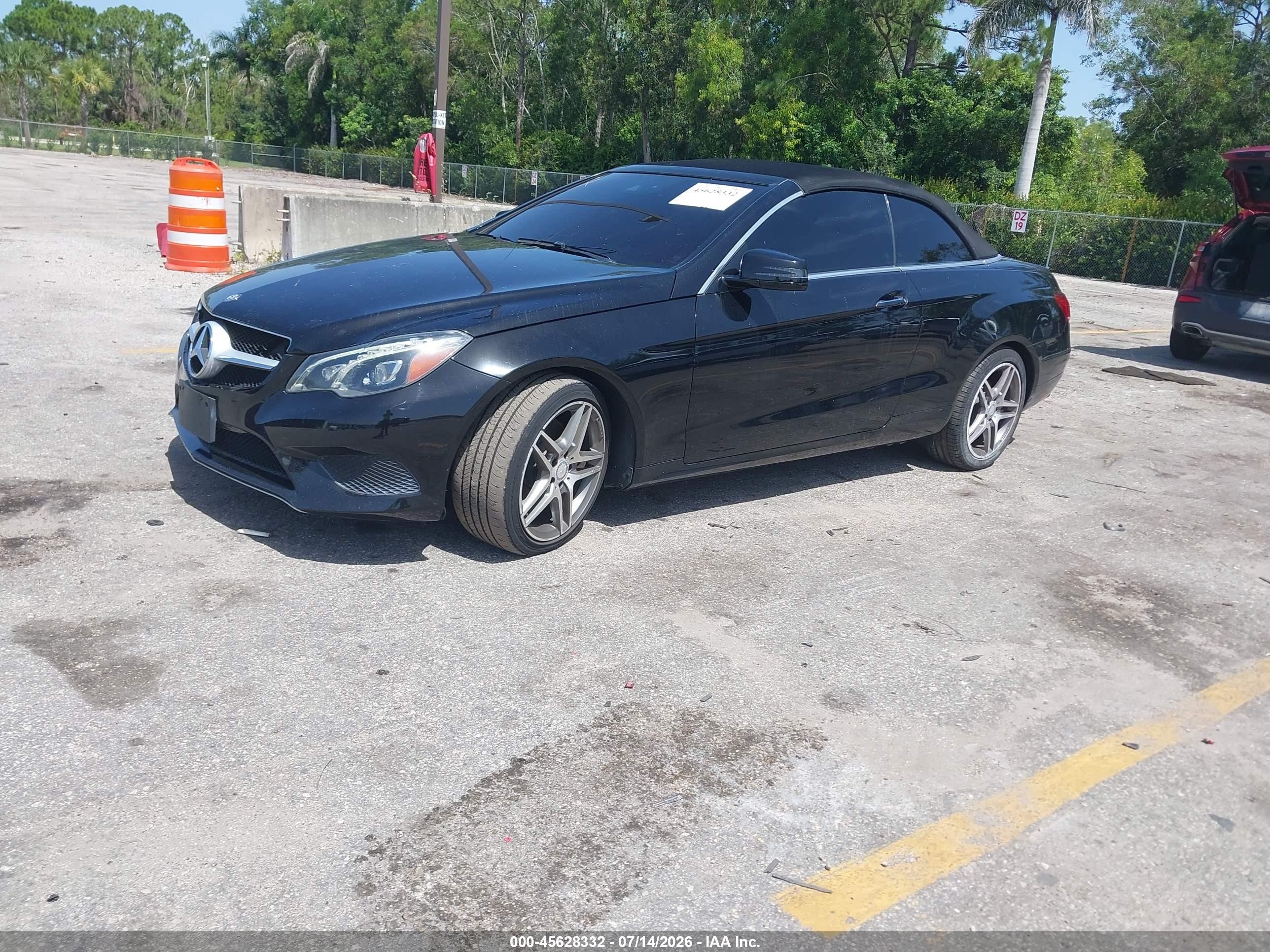 2014 Mercedes-benz E 350   Black vin: WDDKK5KF0EF274181