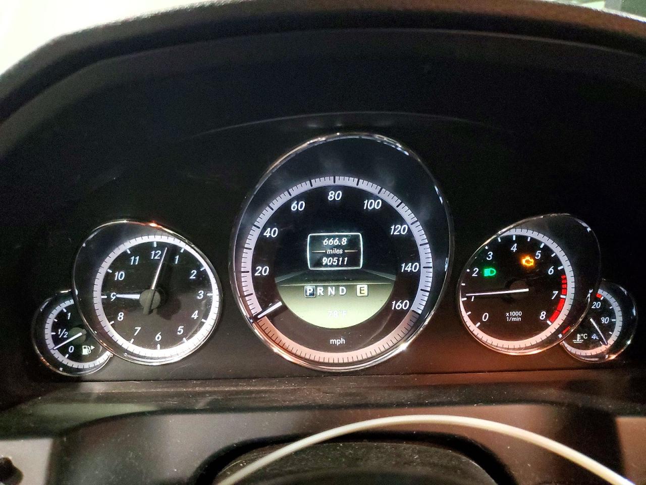 2012 Mercedes-benz E 350 Серебряный vin: WDDKK5KF2CF139734