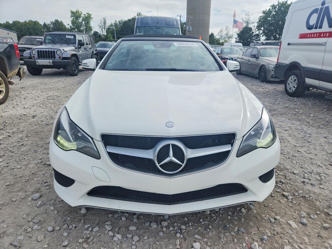 2014 Mercedes-benz E 350 White vin: WDDKK5KF2EF274778