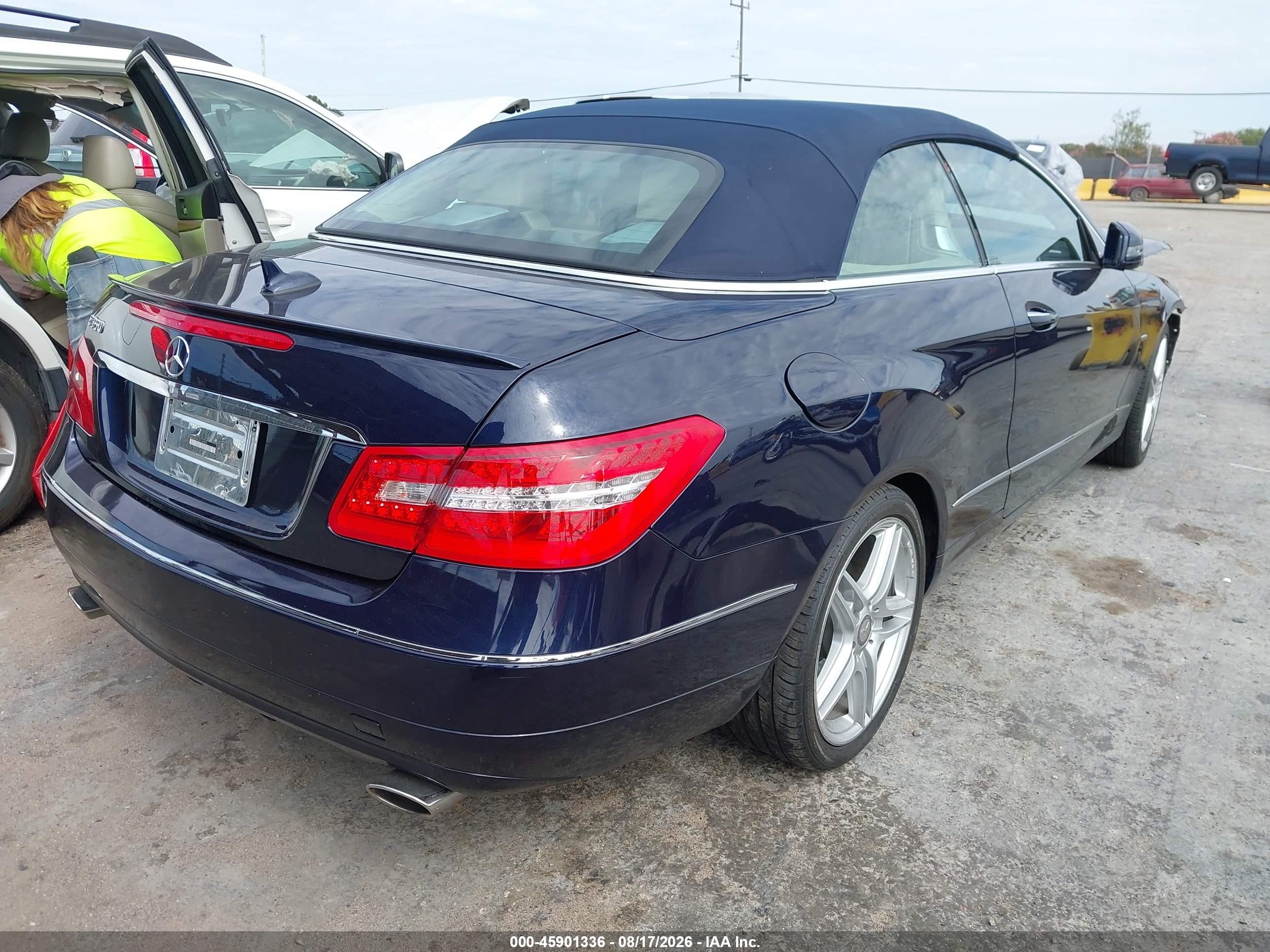 2012 Mercedes-benz E 350 Dark Blue vin: WDDKK5KF3CF144537