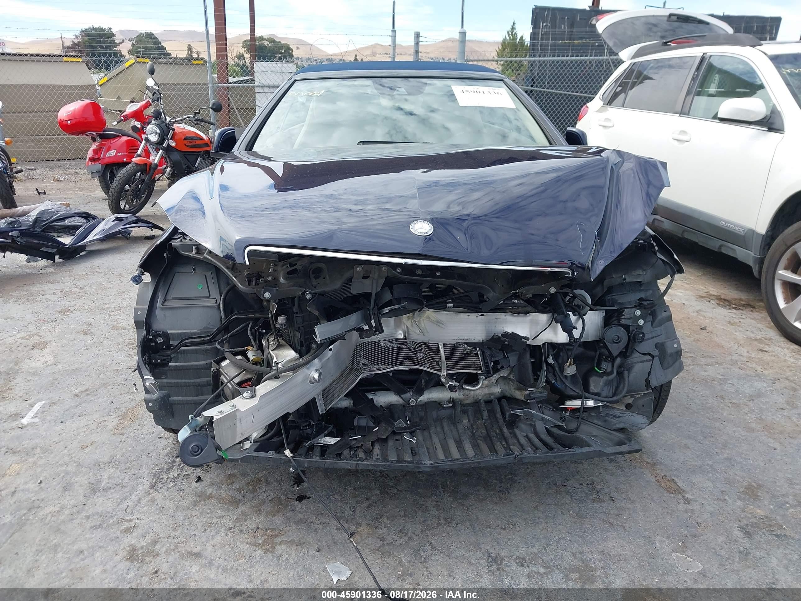 2012 Mercedes-benz E 350 Dark Blue vin: WDDKK5KF3CF144537