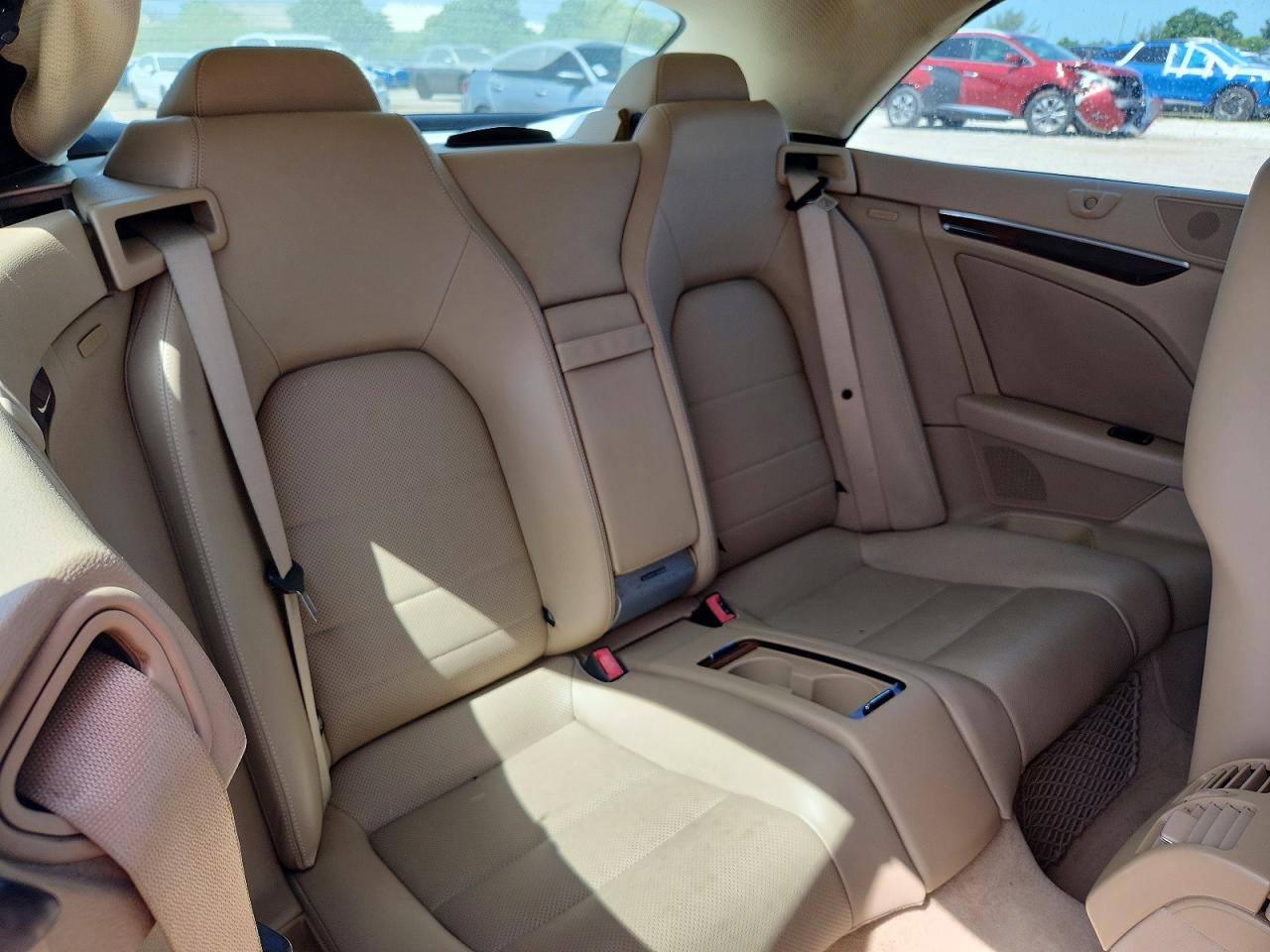 2012 Mercedes-benz E 350 White vin: WDDKK5KF3CF176436