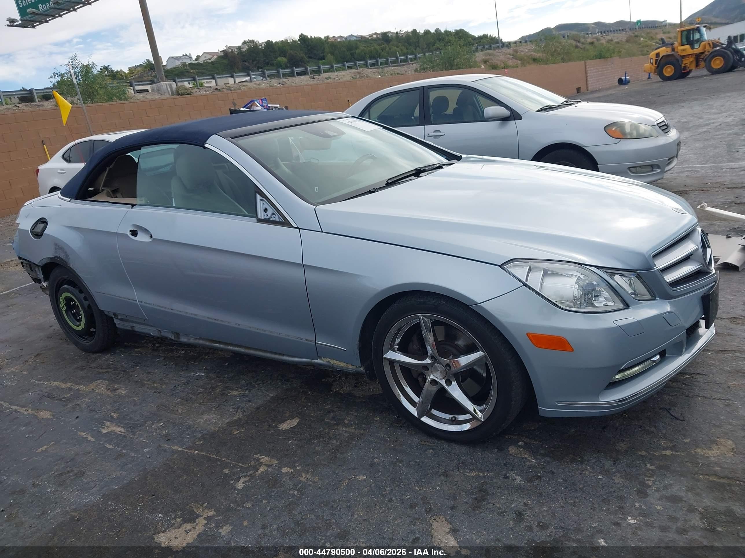 2013 Mercedes-benz E 350   Blue vin: WDDKK5KF3DF203765