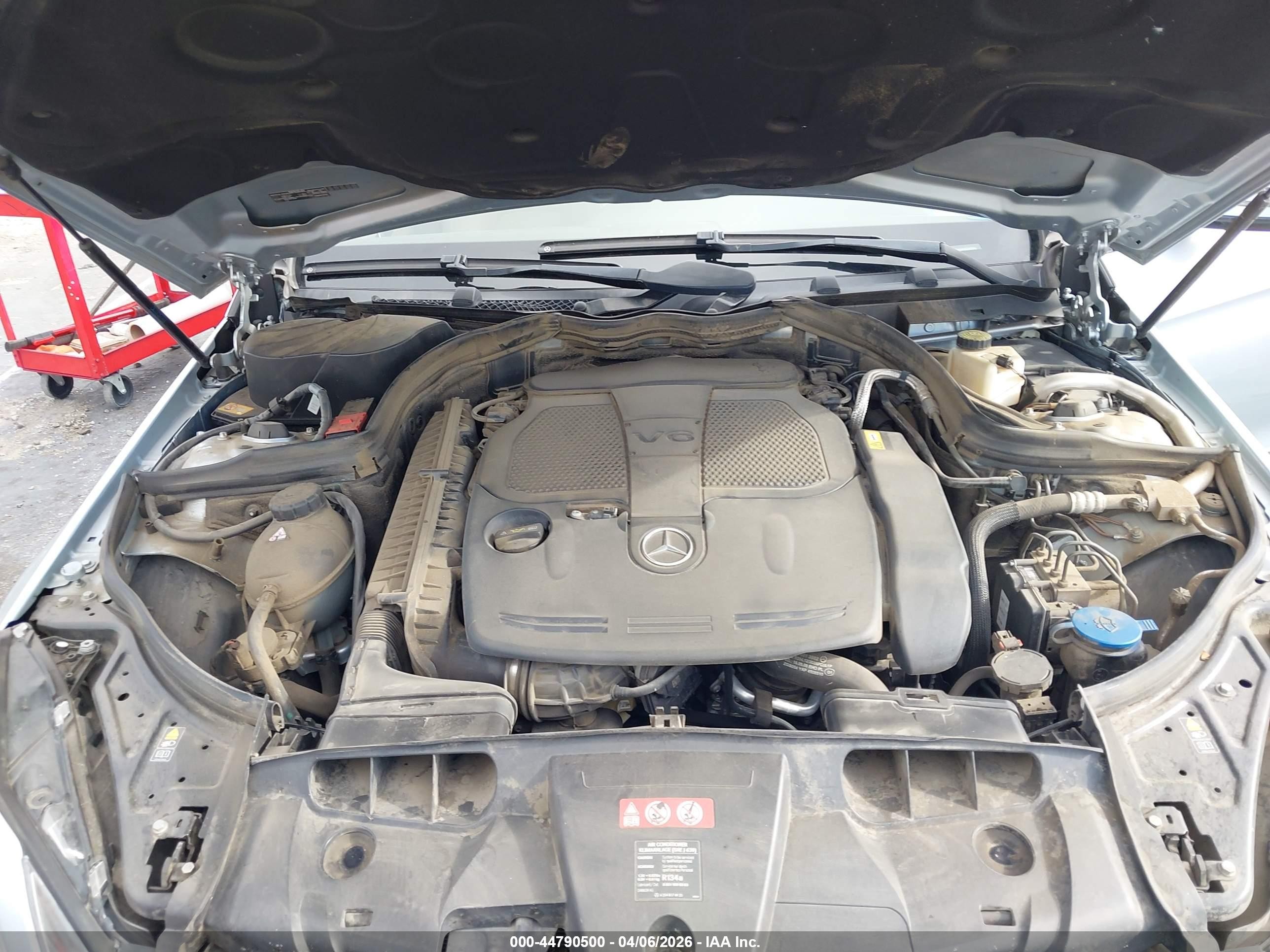 2013 Mercedes-benz E 350   Blue vin: WDDKK5KF3DF203765