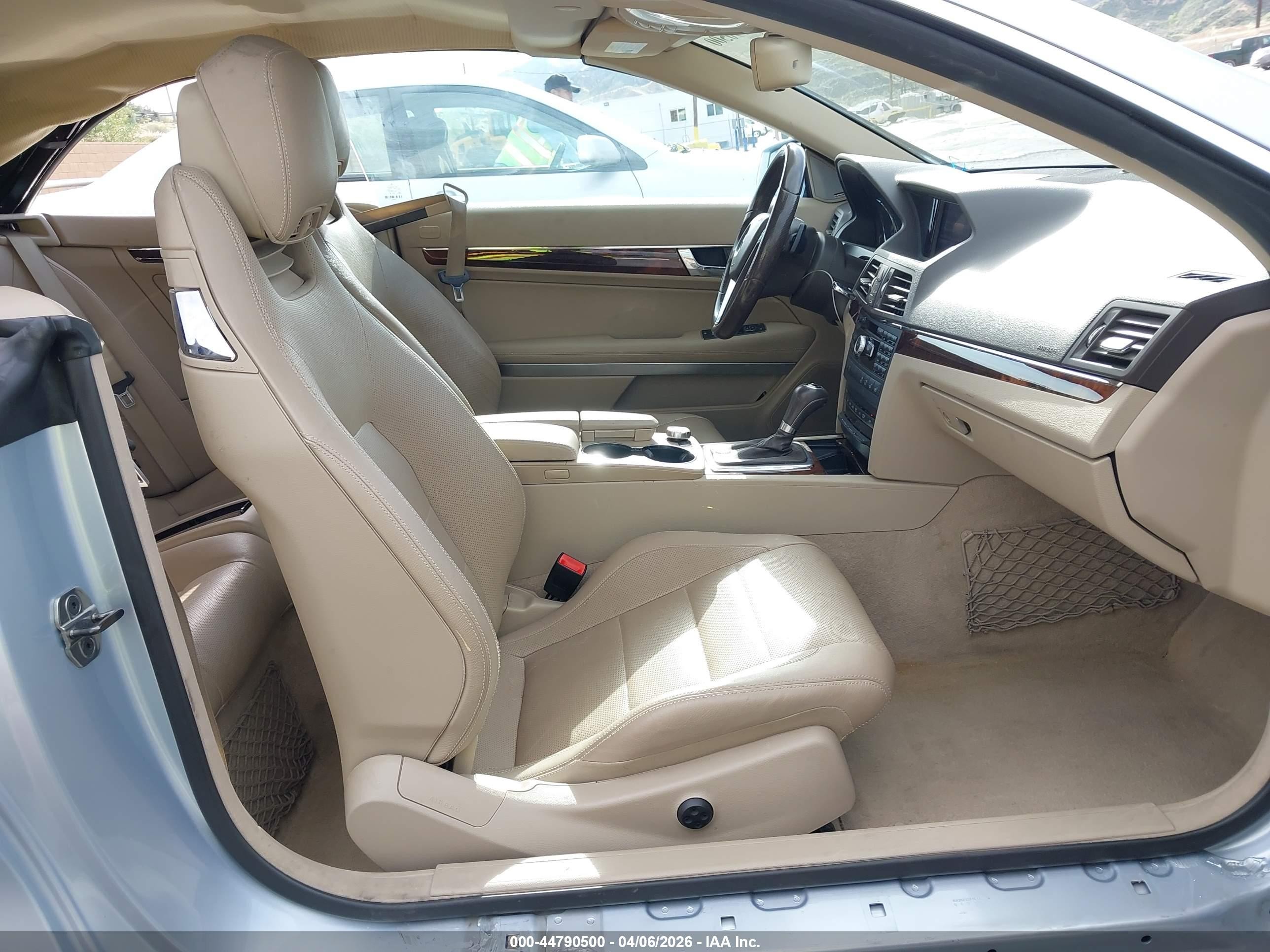 2013 Mercedes-benz E 350   Blue vin: WDDKK5KF3DF203765