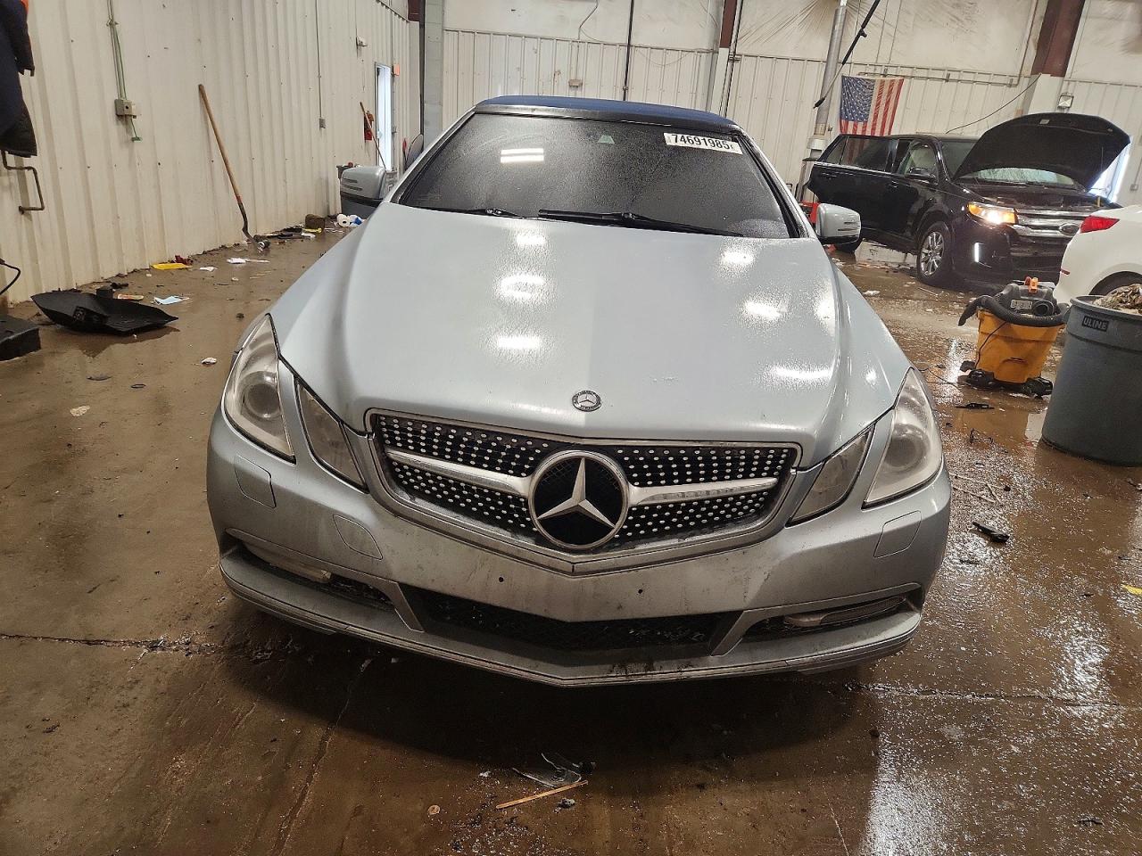 2013 Mercedes-benz E 350 Синий vin: WDDKK5KF3DF215821