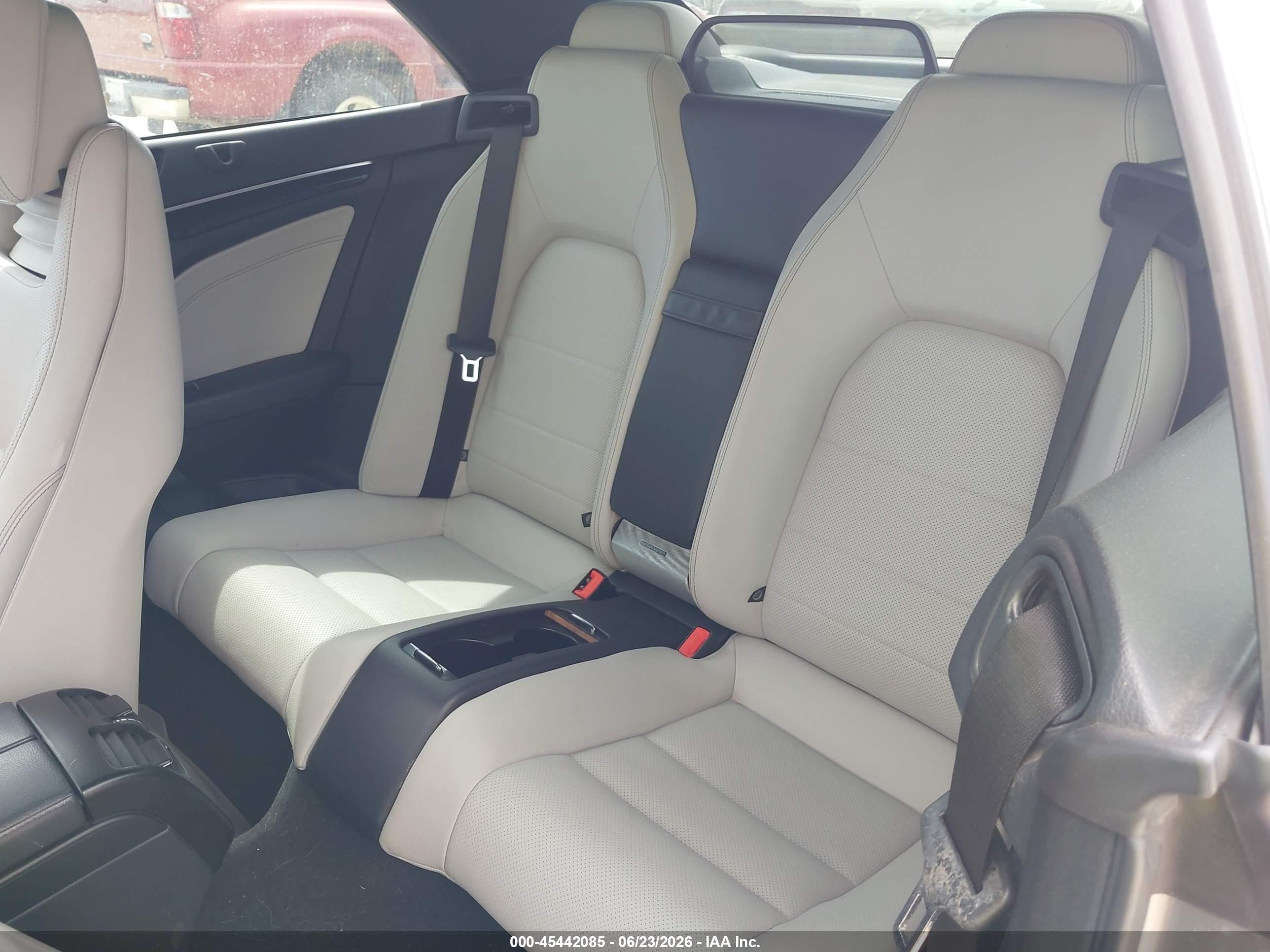2014 Mercedes-benz E 350 Silver vin: WDDKK5KF3EF261926