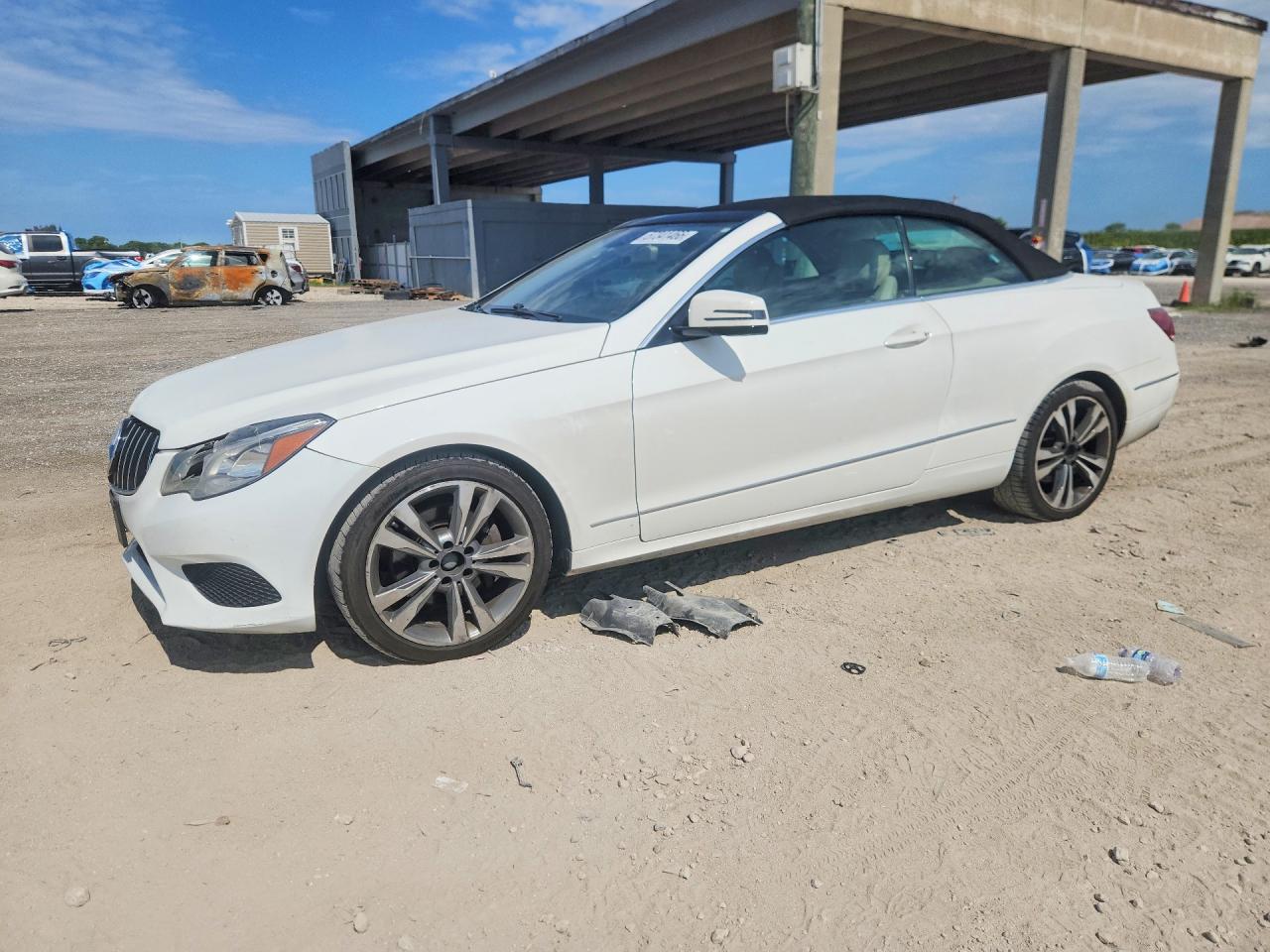 2014 Mercedes-benz E 350 White vin: WDDKK5KF4EF242169