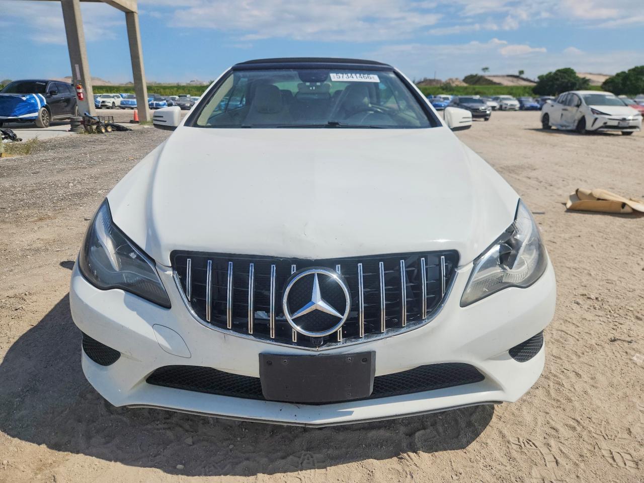 2014 Mercedes-benz E 350 White vin: WDDKK5KF4EF242169