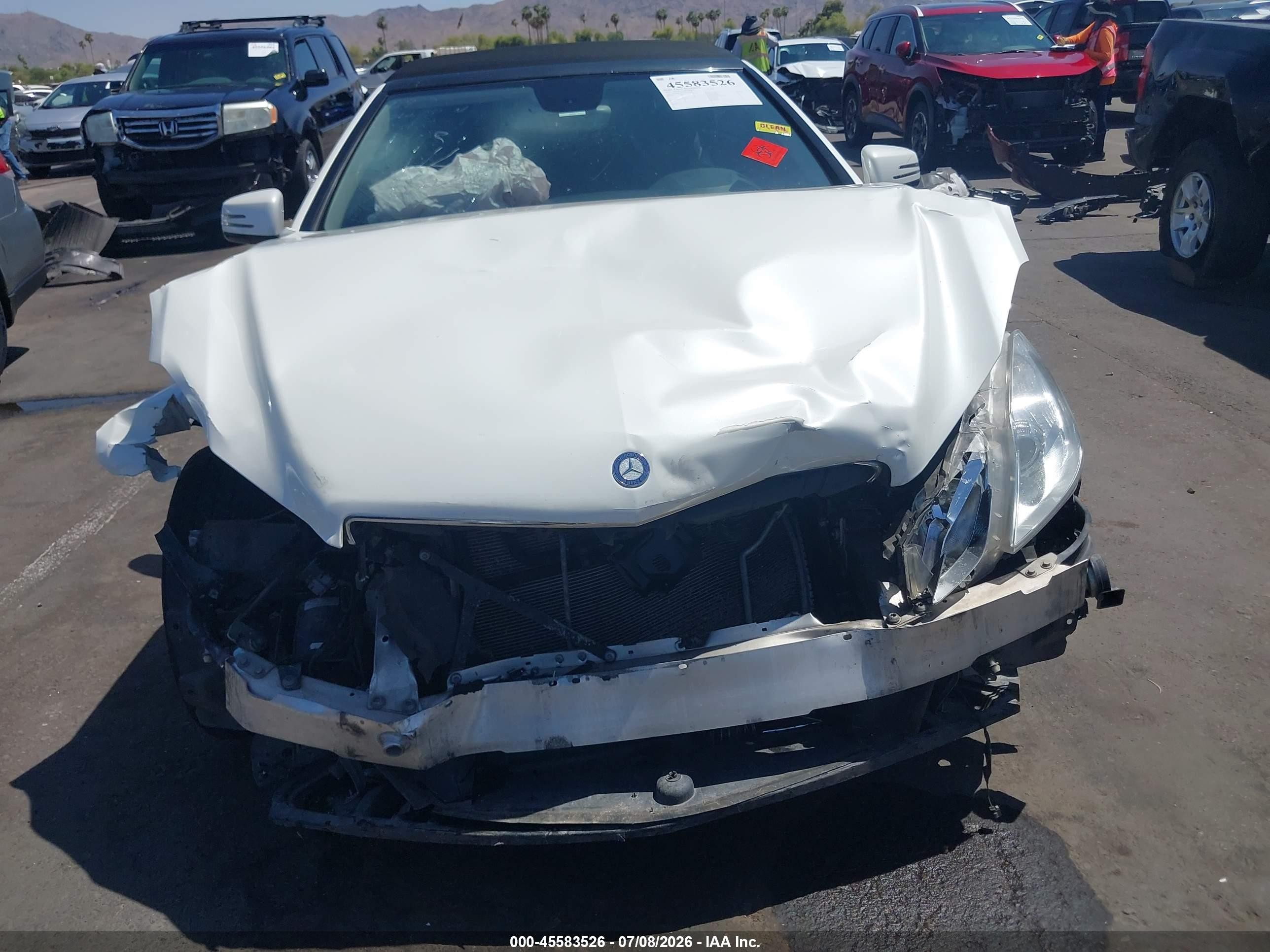 2013 Mercedes-benz E 350   White vin: WDDKK5KF5DF183048