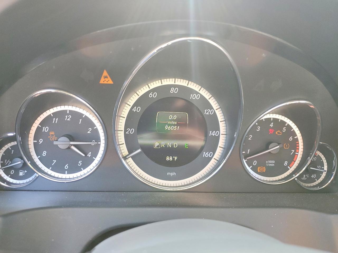 2013 Mercedes-benz E 350 Серый vin: WDDKK5KF5DF195474