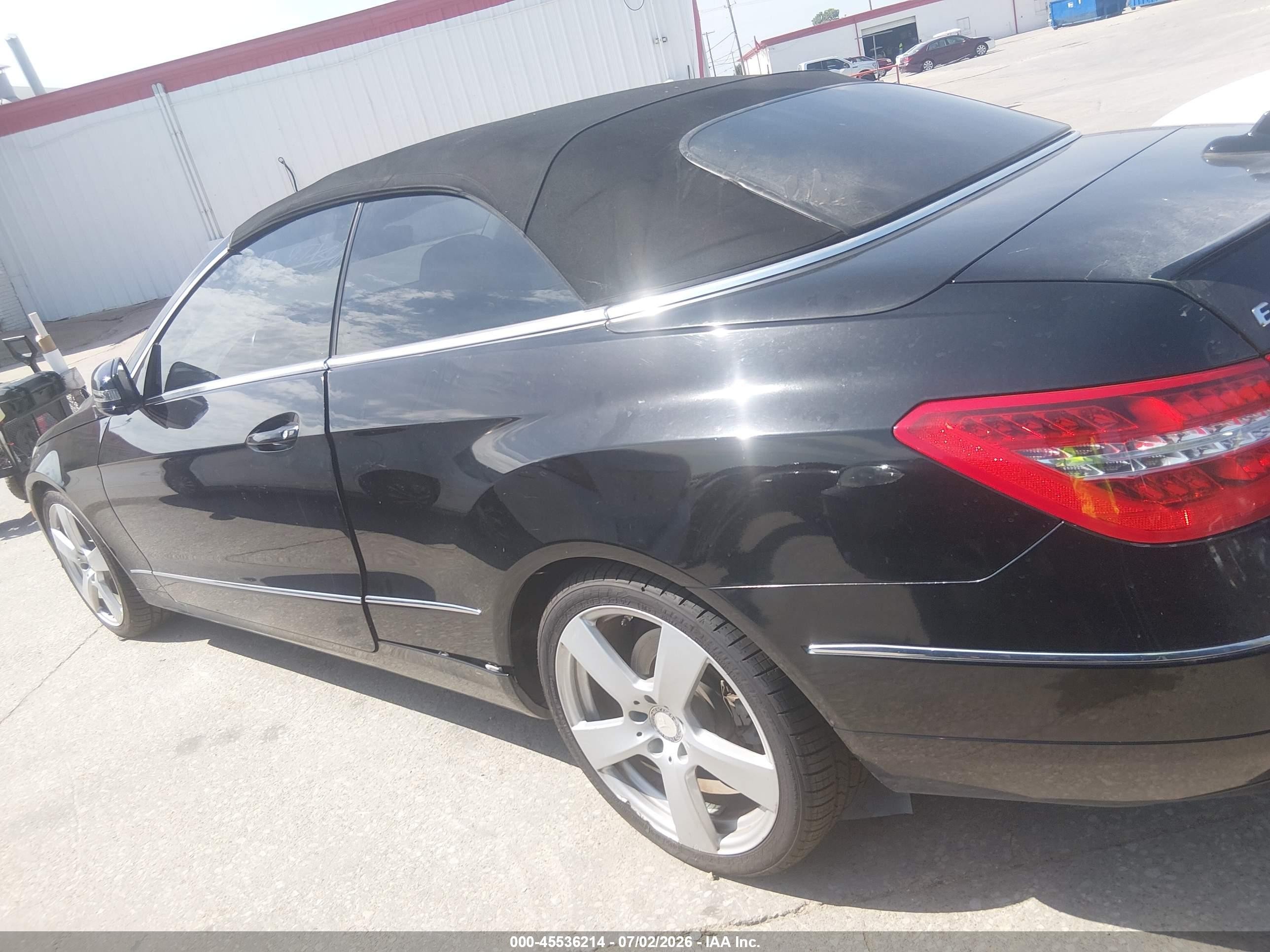 2013 Mercedes-benz E 350   Black vin: WDDKK5KF5DF218686