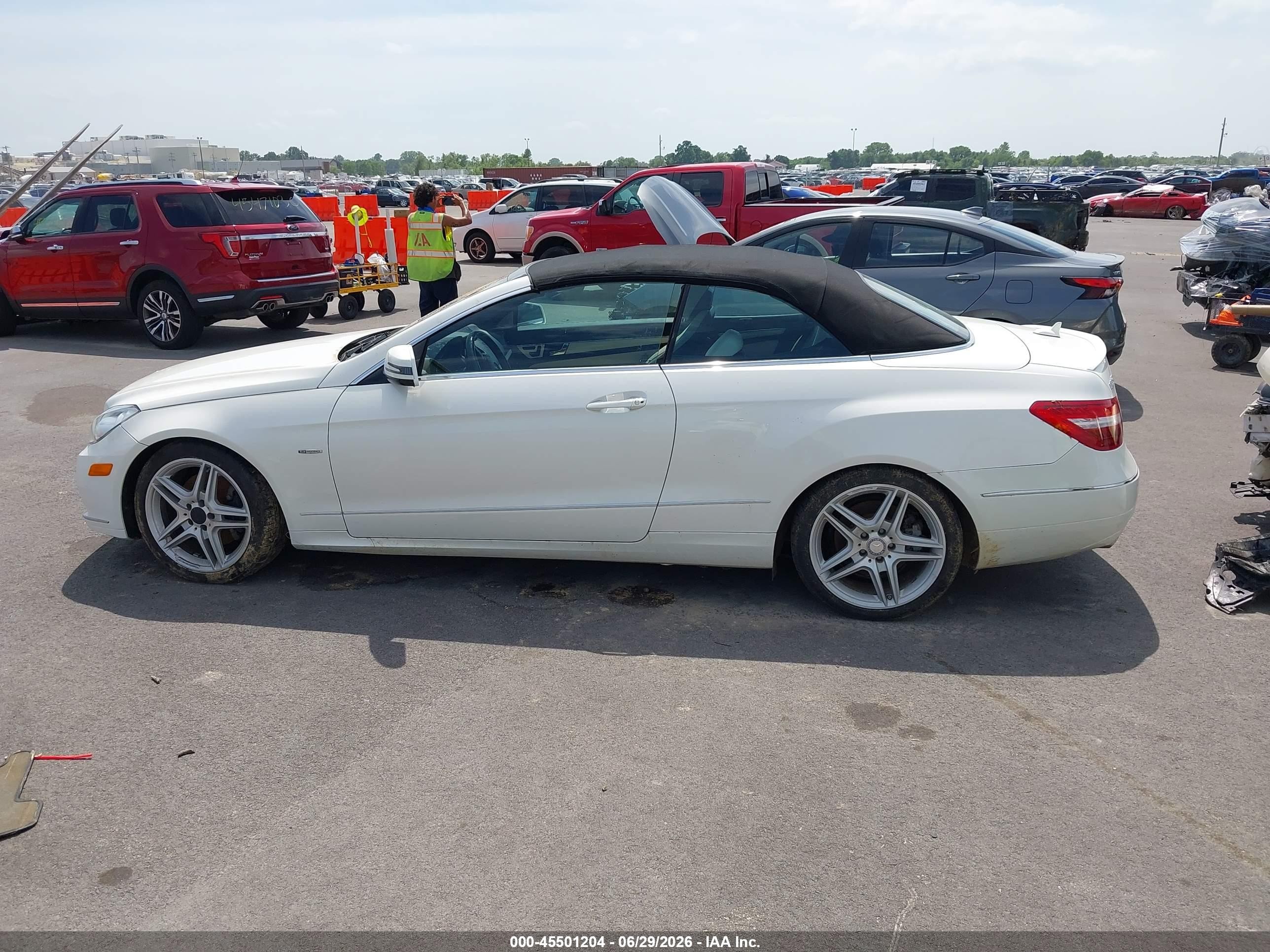 2012 Mercedes-benz E 350   White vin: WDDKK5KF6CF147934