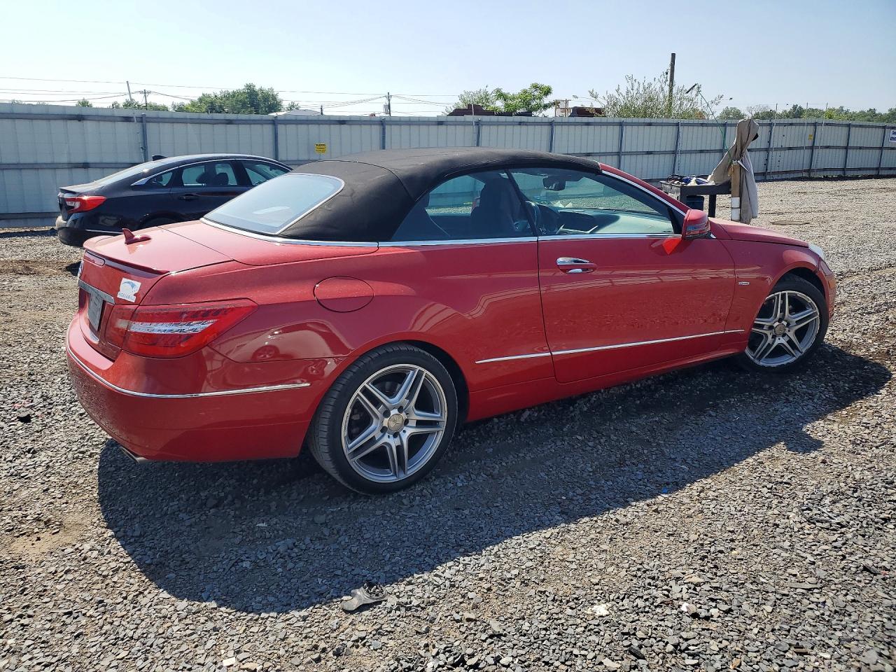 2012 Mercedes-benz E 350 Red vin: WDDKK5KF6CF151059