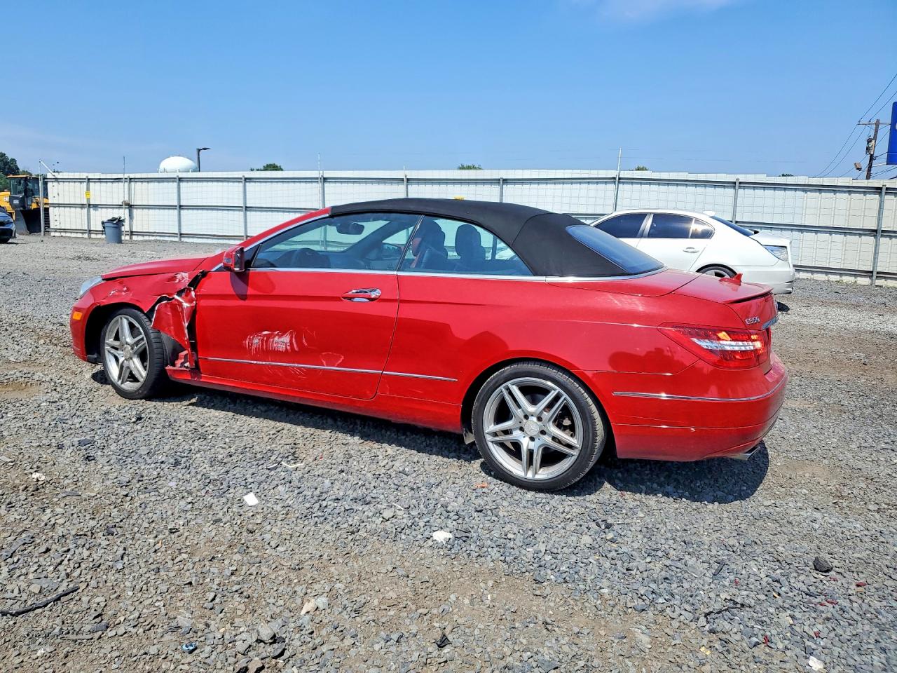 2012 Mercedes-benz E 350 Red vin: WDDKK5KF6CF151059