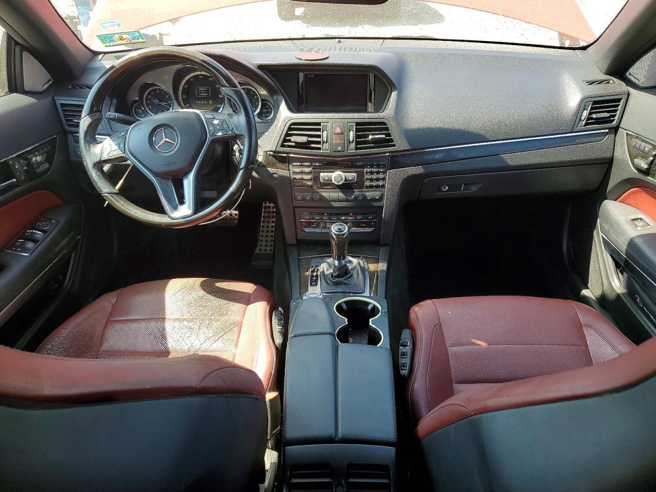 2012 Mercedes-benz E 350 Red vin: WDDKK5KF6CF151059