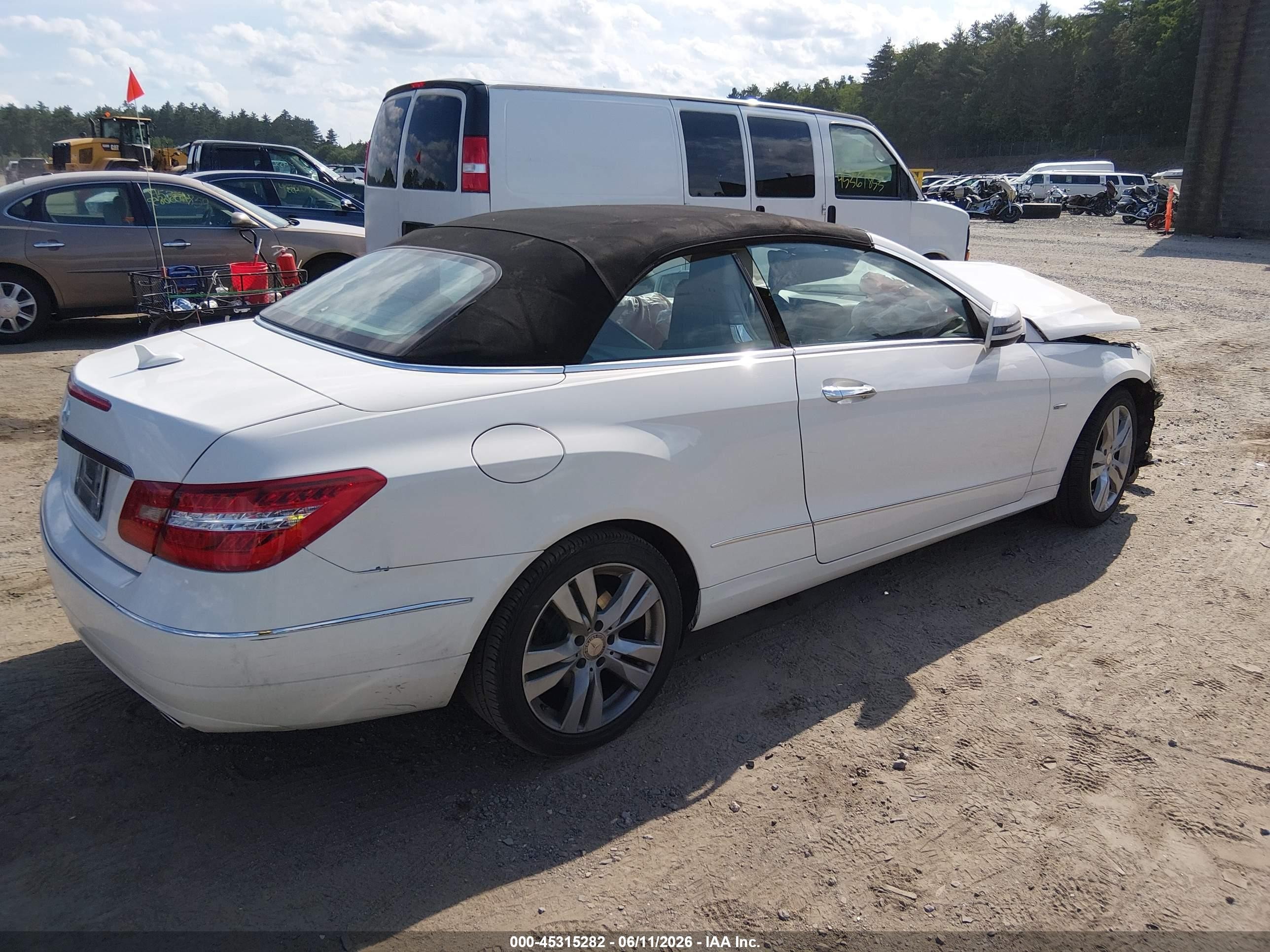 2012 Mercedes-benz E 350   White vin: WDDKK5KF6CF173501