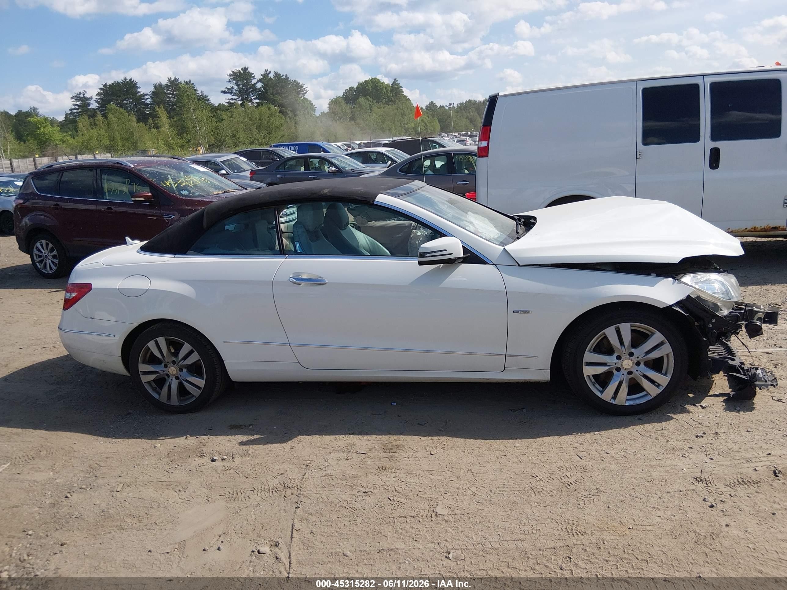 2012 Mercedes-benz E 350   White vin: WDDKK5KF6CF173501