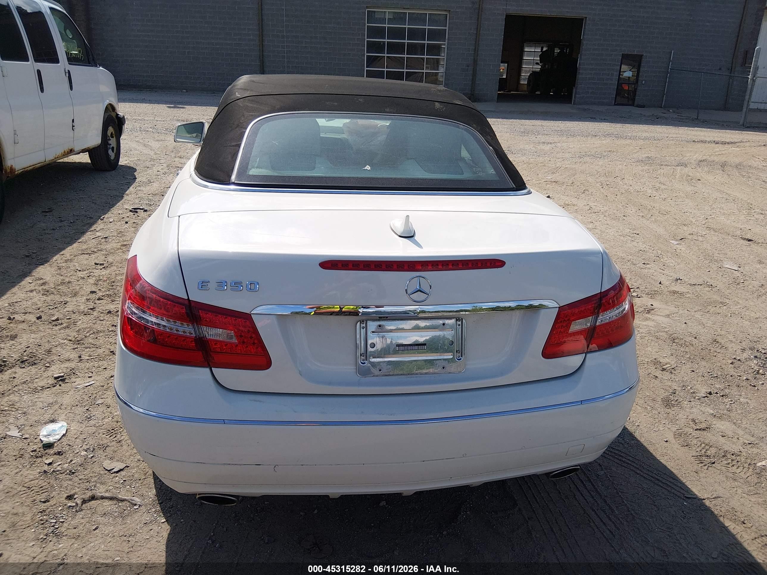 2012 Mercedes-benz E 350   White vin: WDDKK5KF6CF173501