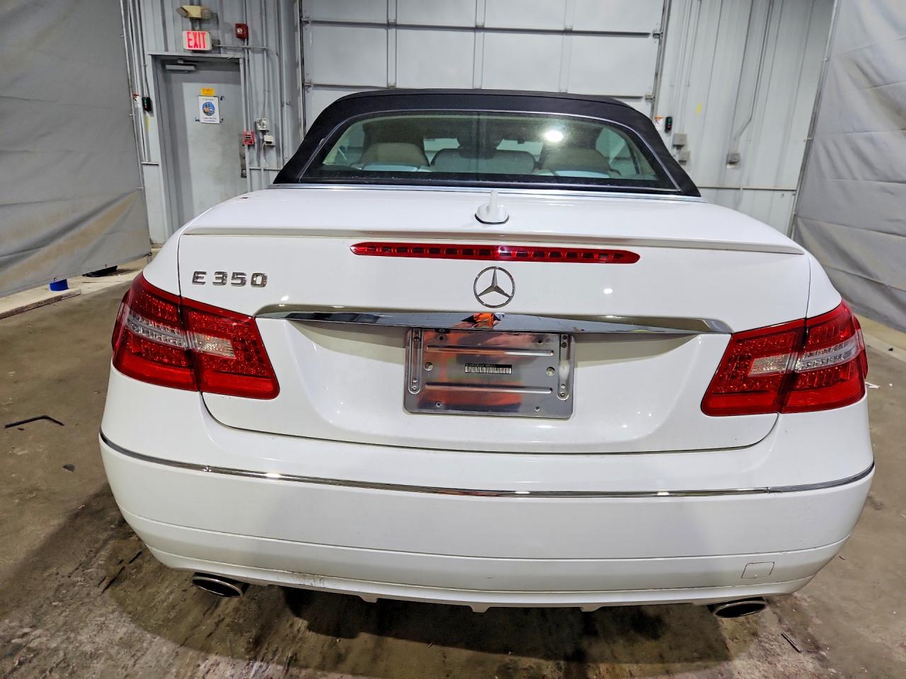 2013 Mercedes-benz E 350 White vin: WDDKK5KF6DF189053