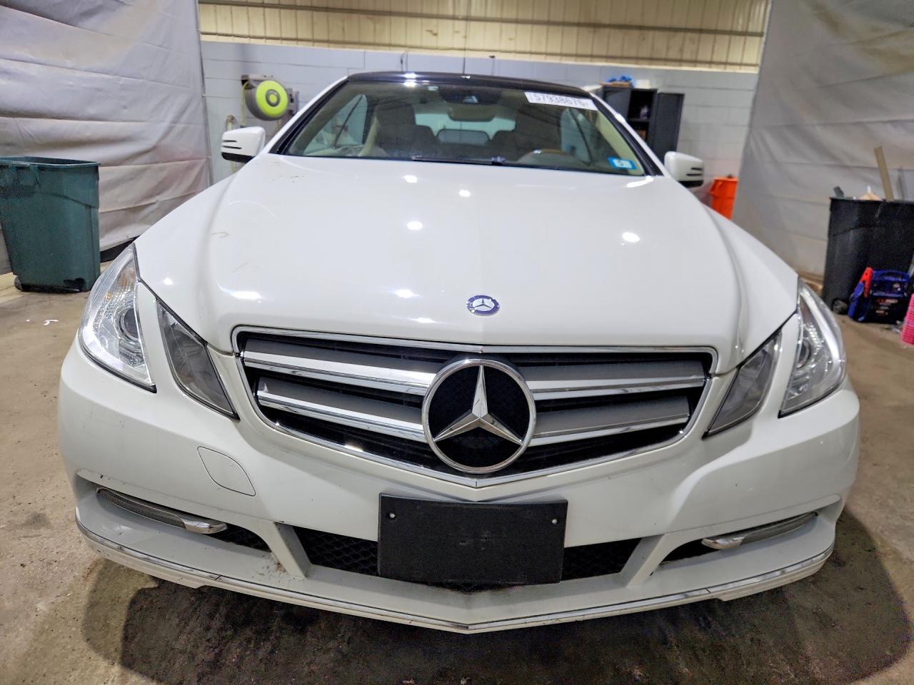 2013 Mercedes-benz E 350 White vin: WDDKK5KF6DF189053