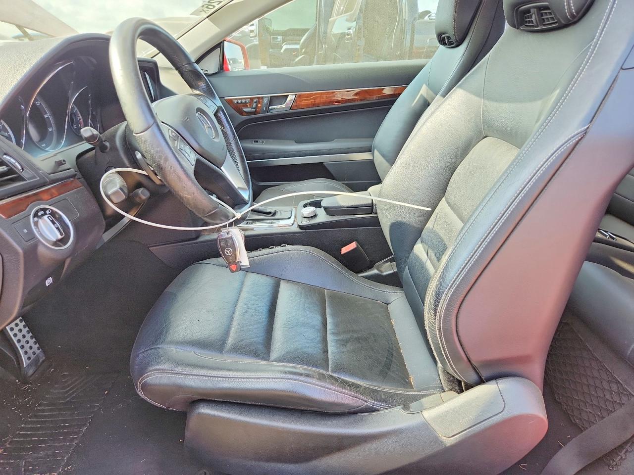 2012 Mercedes-benz E 350 Red vin: WDDKK5KF7CF150745