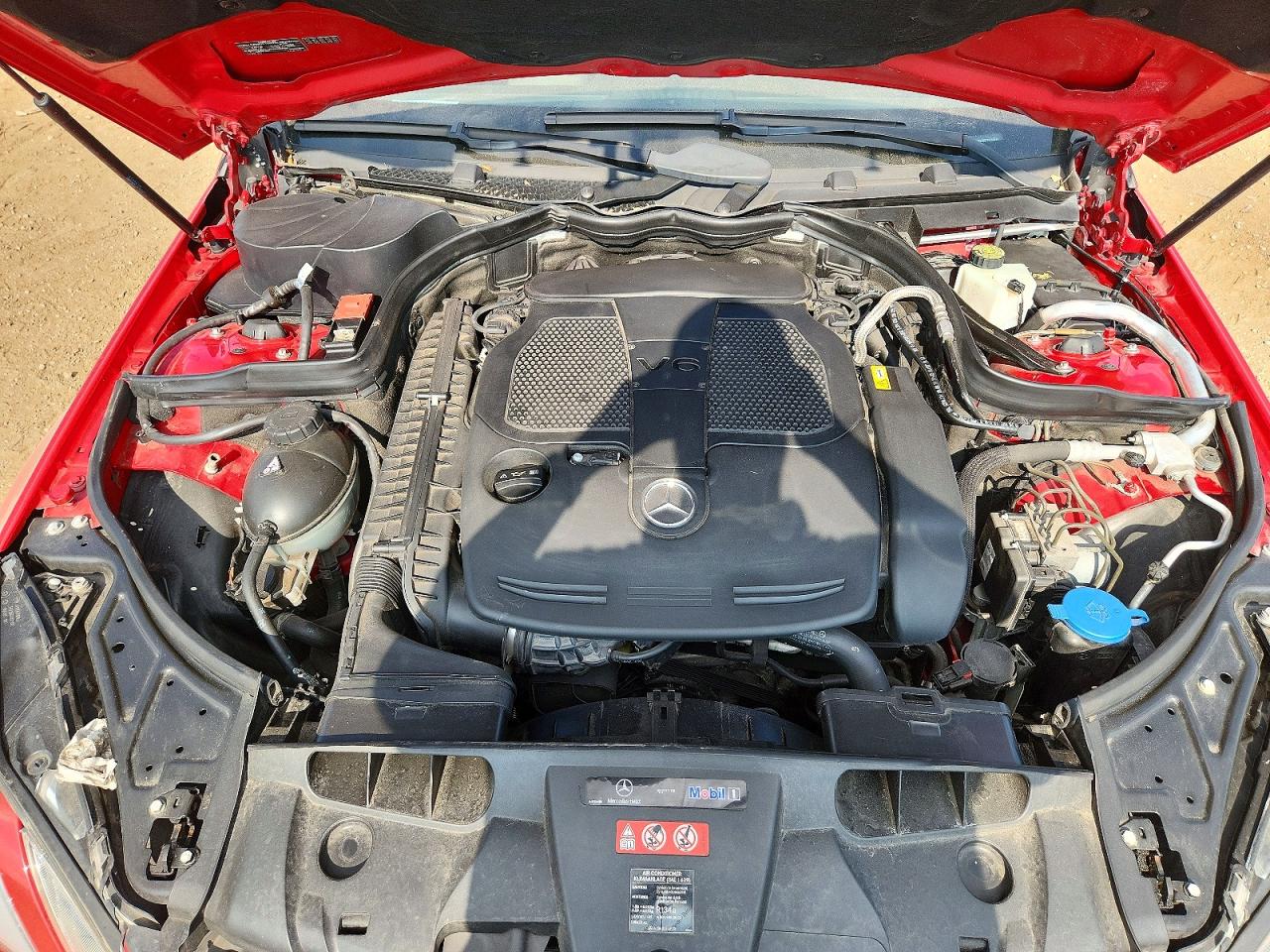 2012 Mercedes-benz E 350 Red vin: WDDKK5KF7CF150745