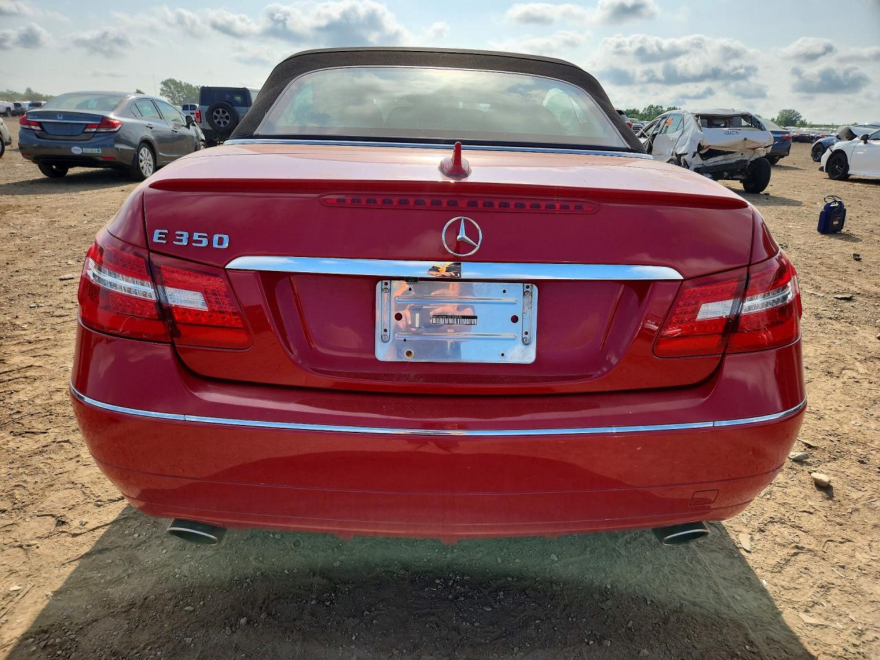 2012 Mercedes-benz E 350 Red vin: WDDKK5KF7CF150745
