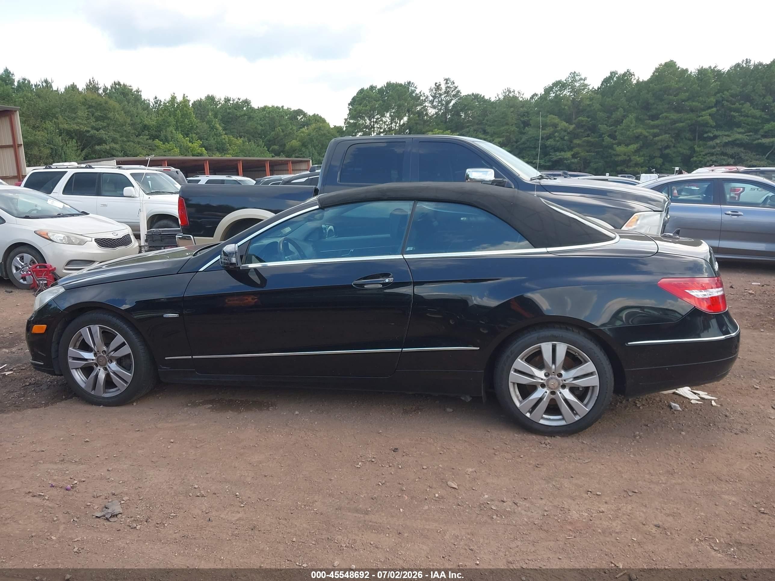 2012 Mercedes-benz E 350   Black vin: WDDKK5KF8CF153881