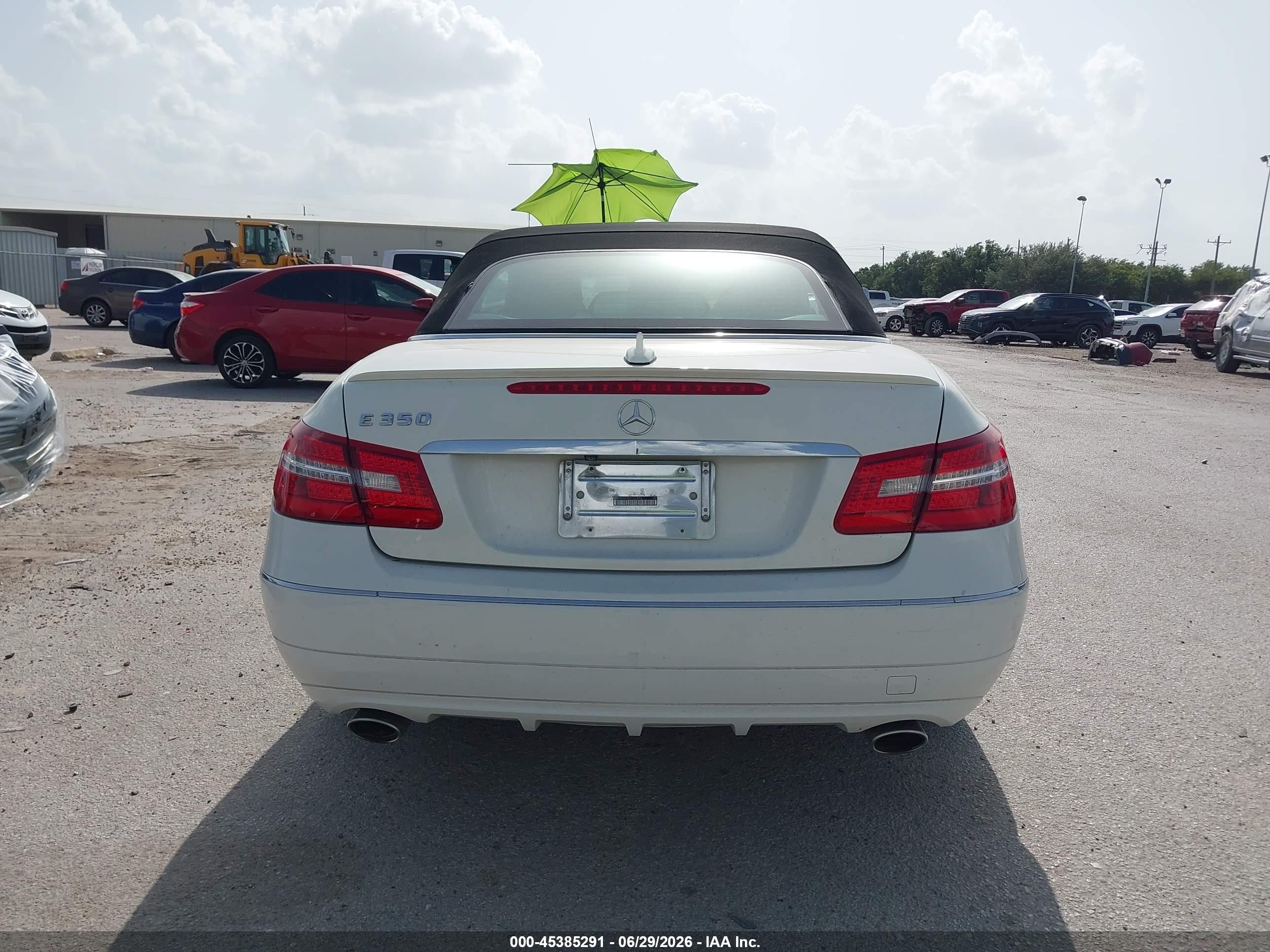 2012 Mercedes-benz E 350   Белый vin: WDDKK5KF8CF167814