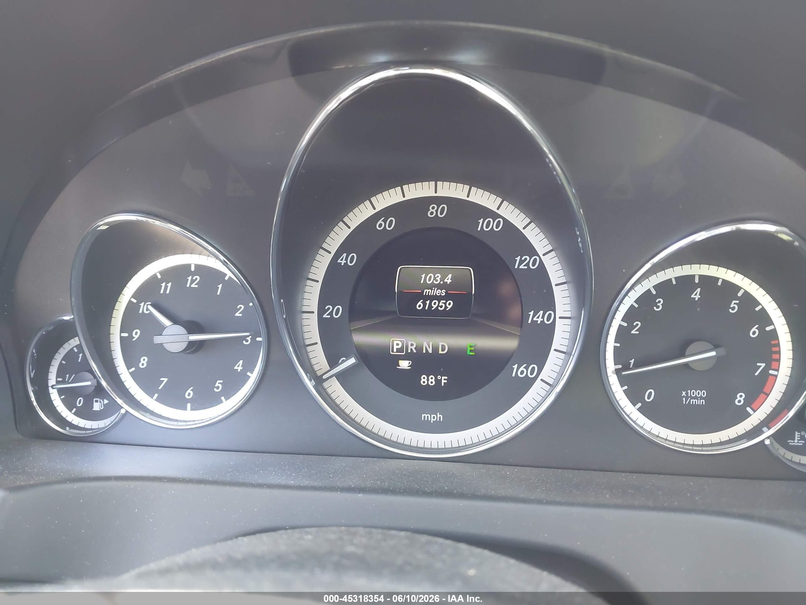 2013 Mercedes-benz E 350 Белый vin: WDDKK5KF8DF212154