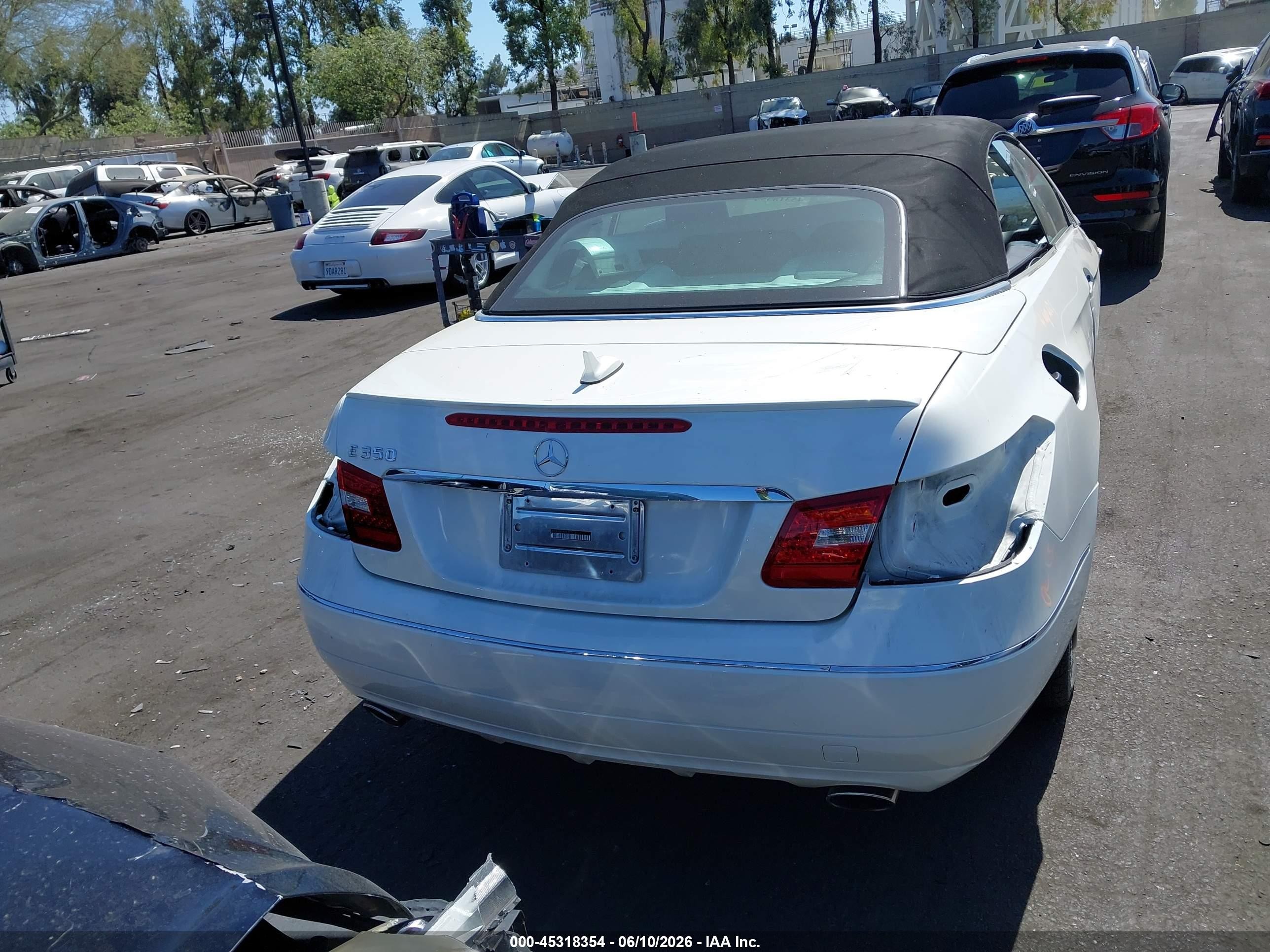 2013 Mercedes-benz E 350 Белый vin: WDDKK5KF8DF212154