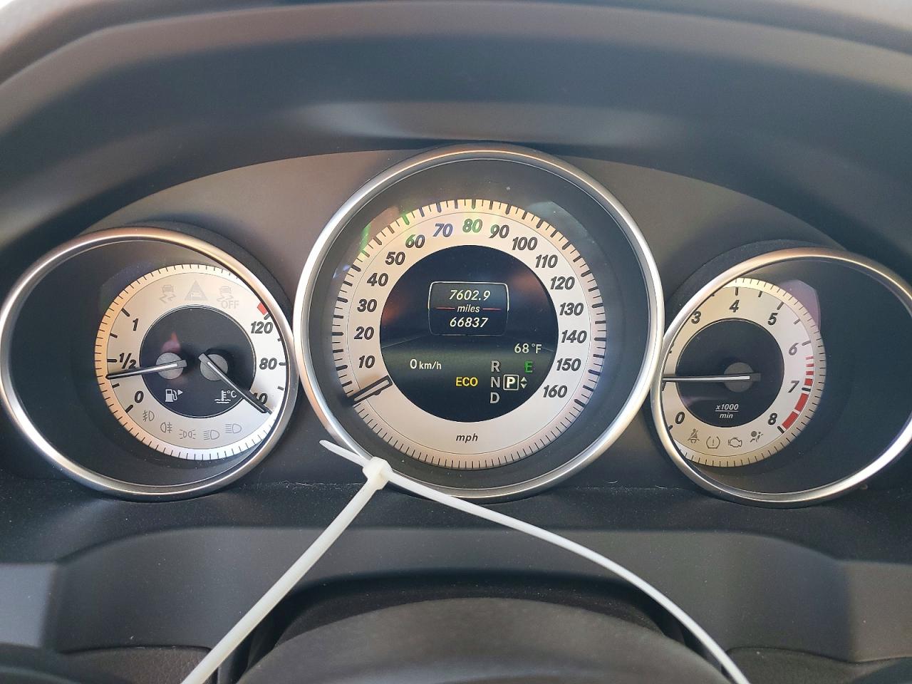 2014 Mercedes-benz E 350 Синий vin: WDDKK5KF8EF227013