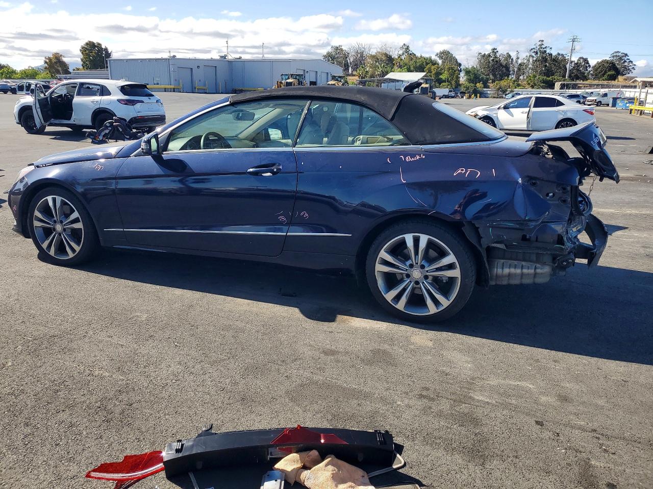 2014 Mercedes-benz E 350 Синий vin: WDDKK5KF8EF227013