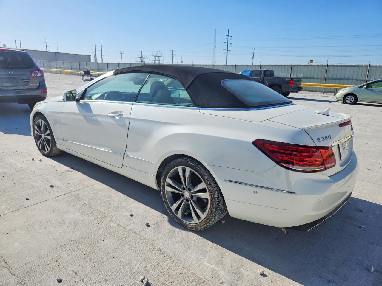 2014 Mercedes-benz E 350 White vin: WDDKK5KF8EF242000