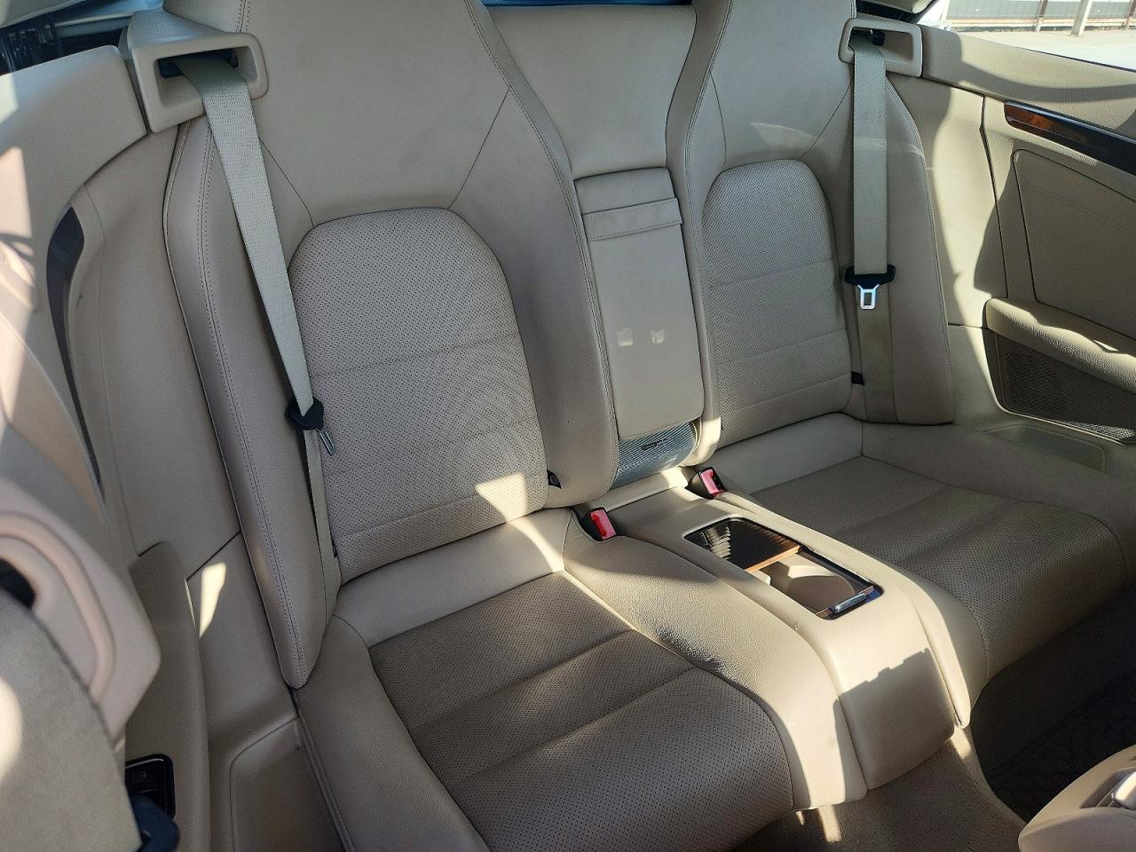 2014 Mercedes-benz E 350 White vin: WDDKK5KF8EF242000
