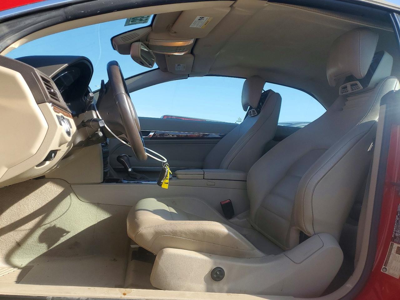 2012 Mercedes-benz E 350 Red vin: WDDKK5KFXCF143806