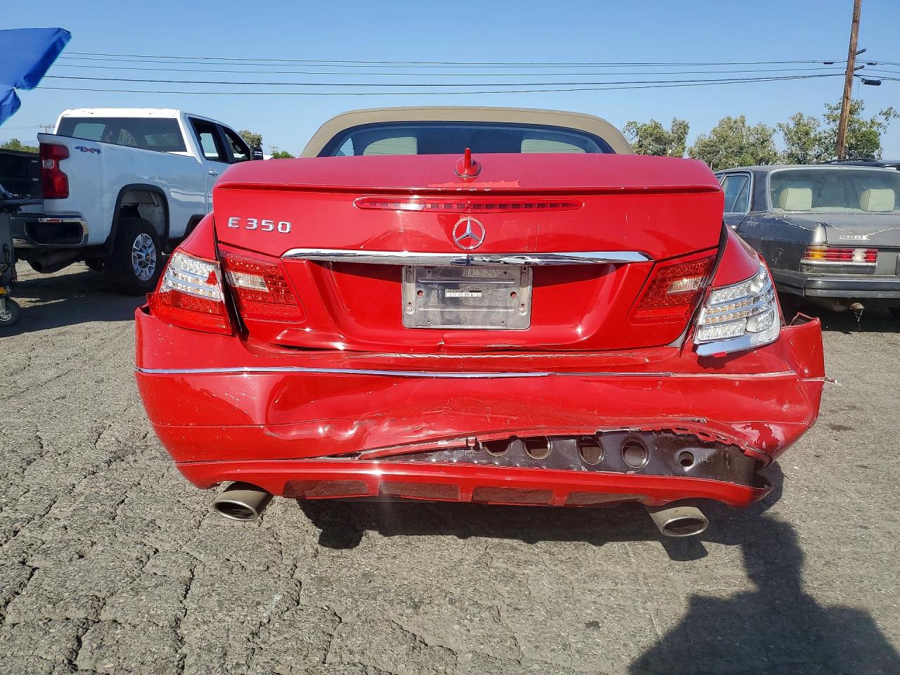 2012 Mercedes-benz E 350 Red vin: WDDKK5KFXCF143806