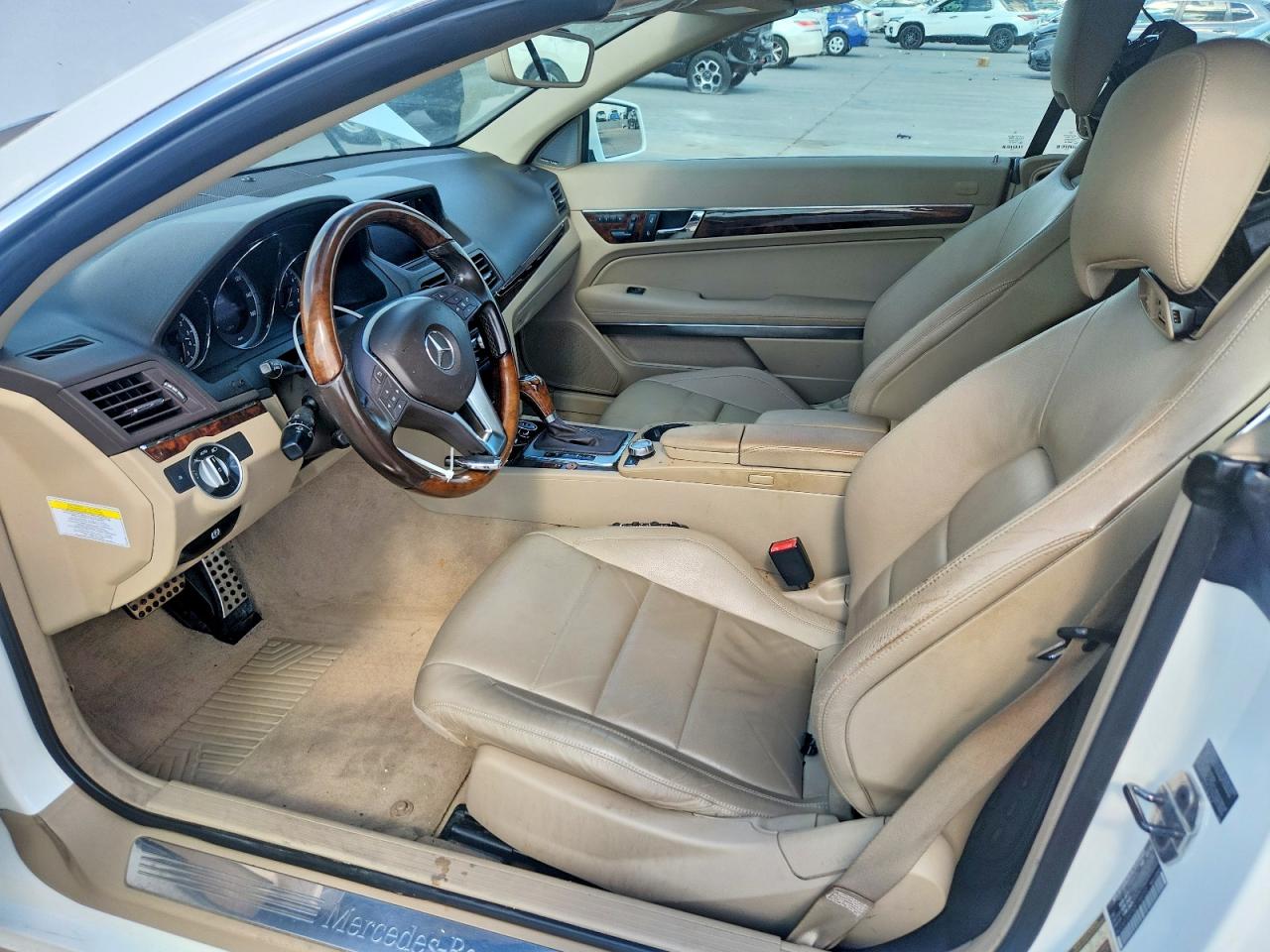 2013 Mercedes-benz E 350 White vin: WDDKK5KFXDF188052